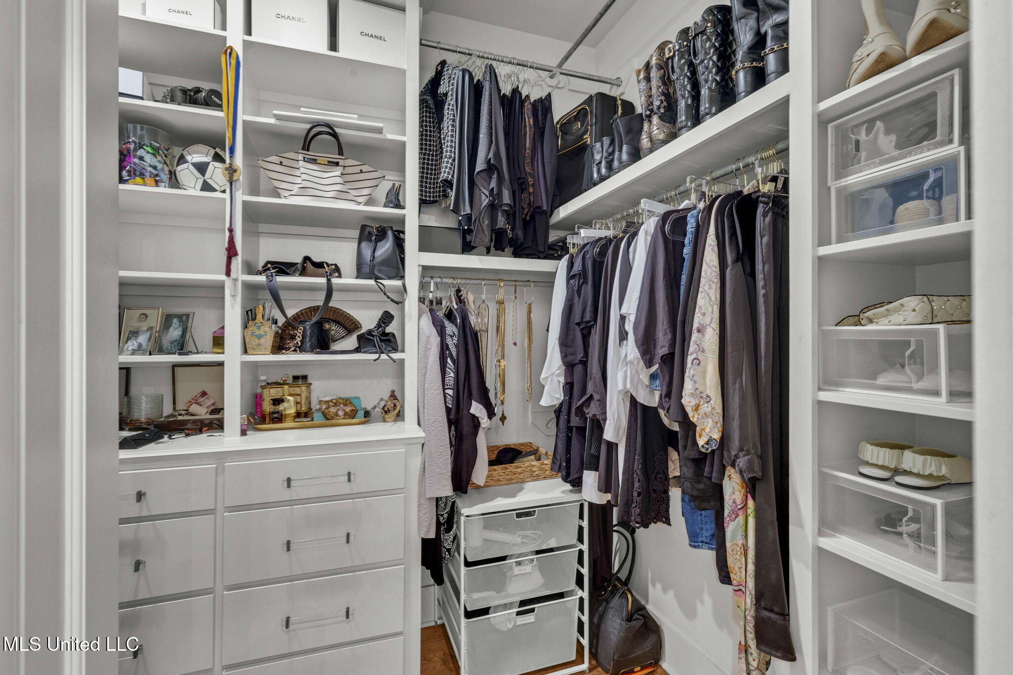 323 Penrose Place Property Photo 46