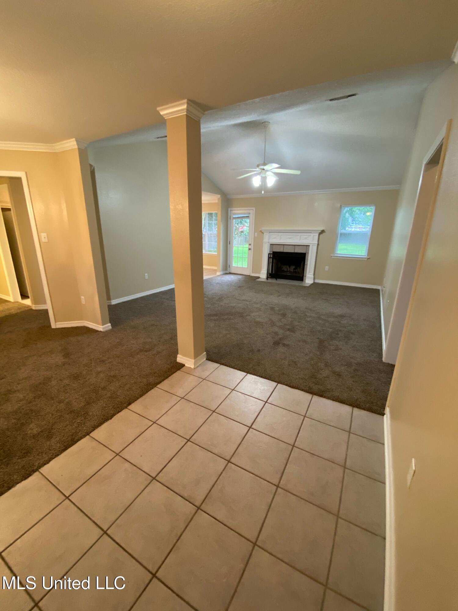 8133 Rue Hollifield Property Photo 3