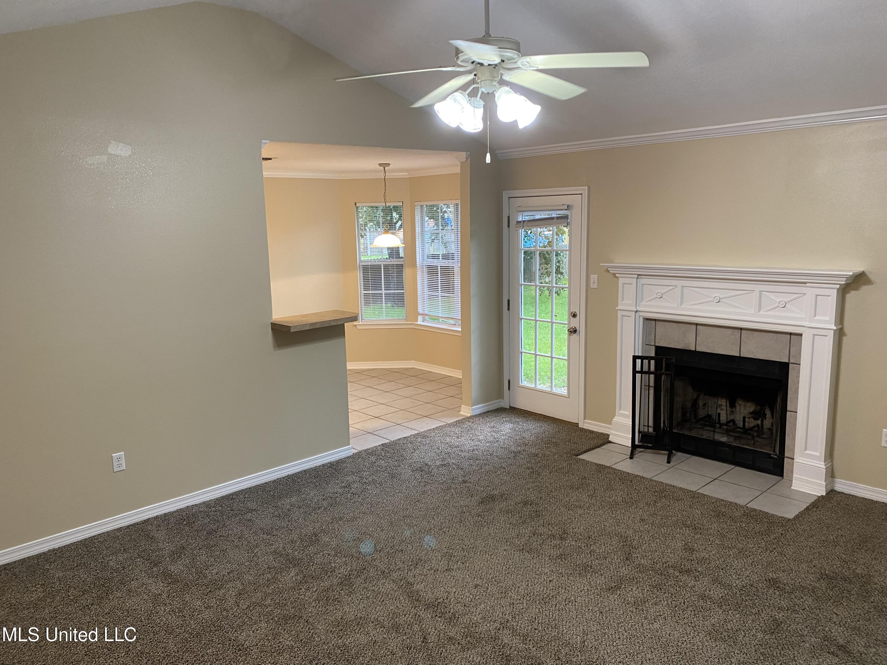 8133 Rue Hollifield Property Photo 5