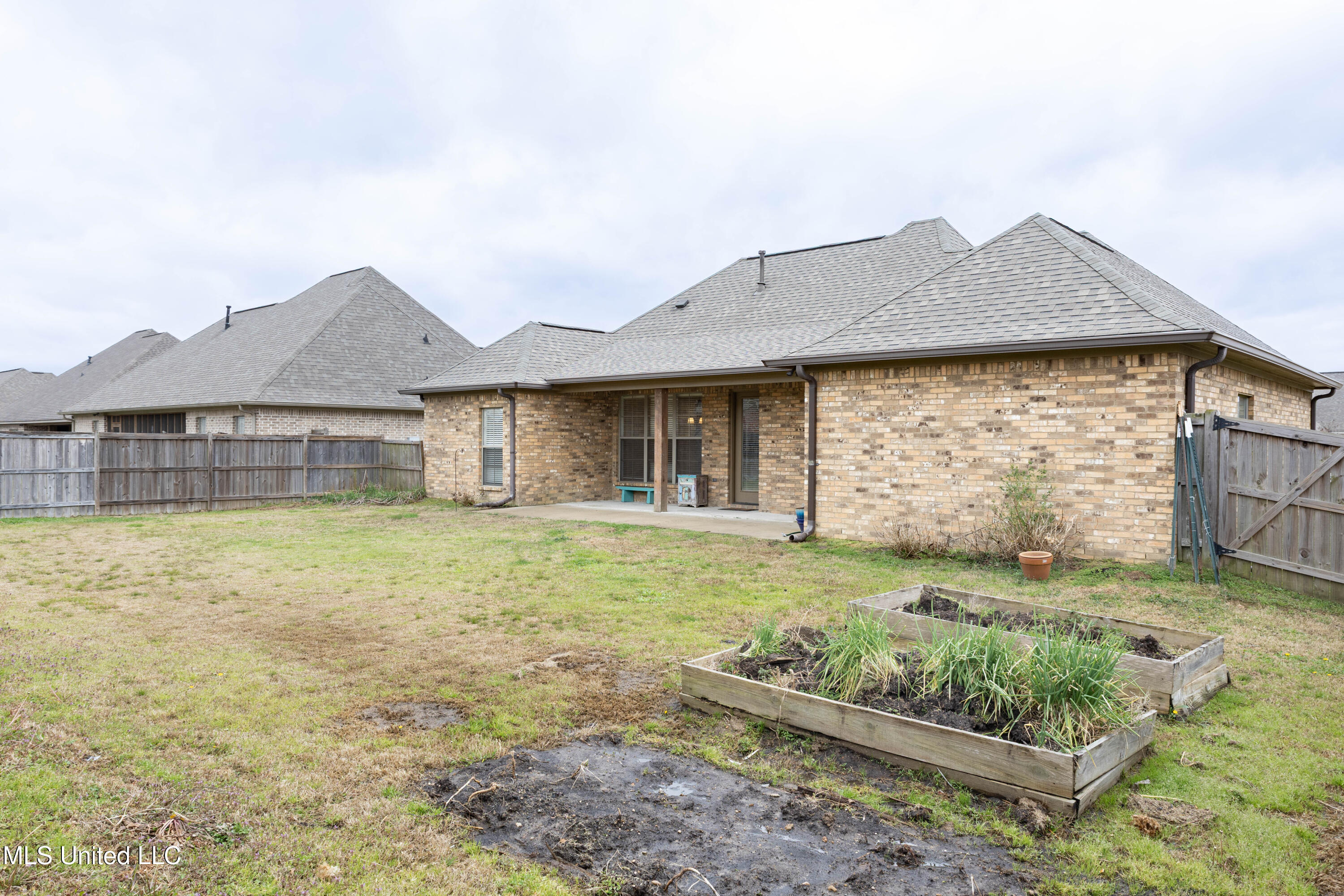 116 Essen Lane Property Photo 44