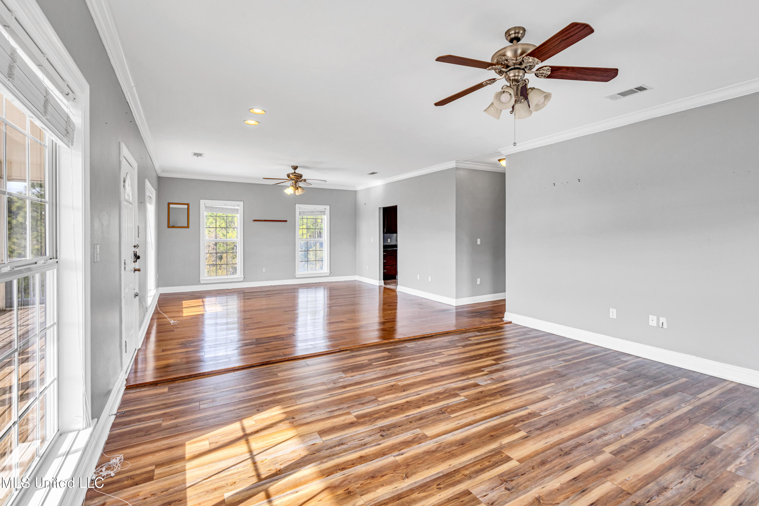 104 Sandy Hook Drive Property Photo 2