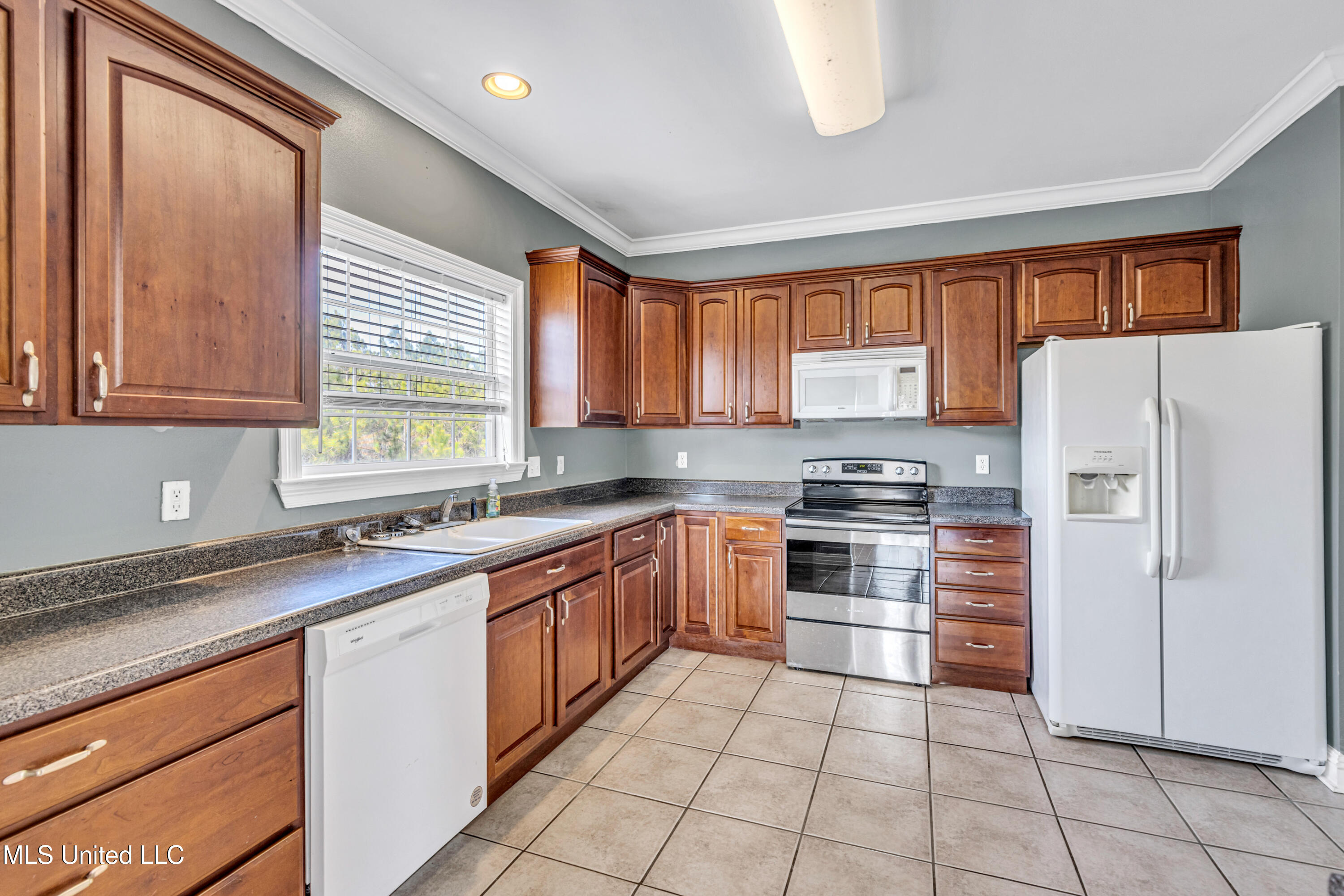 104 Sandy Hook Drive Property Photo 6