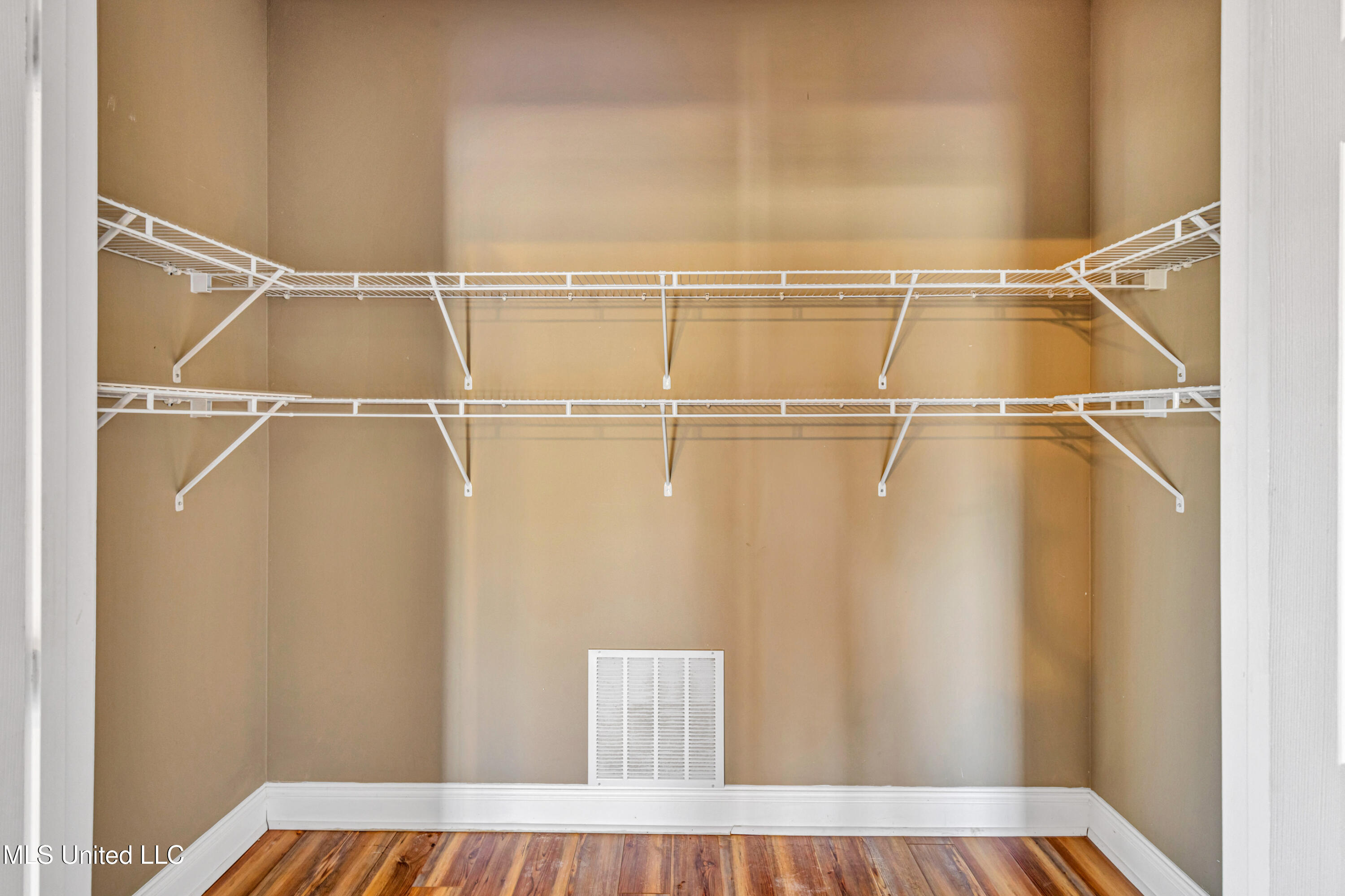 104 Sandy Hook Drive Property Photo 14