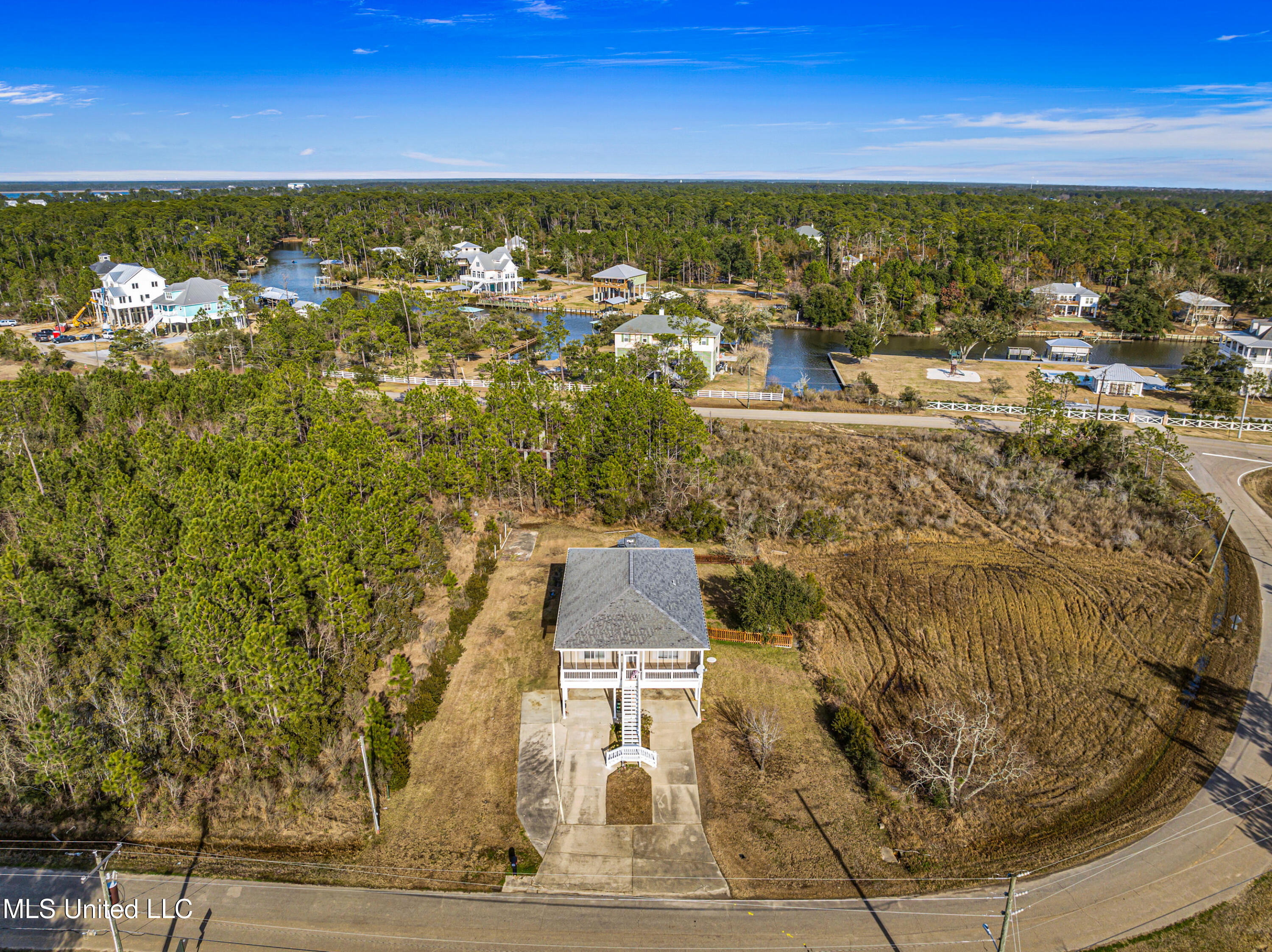 104 Sandy Hook Drive Property Photo 27