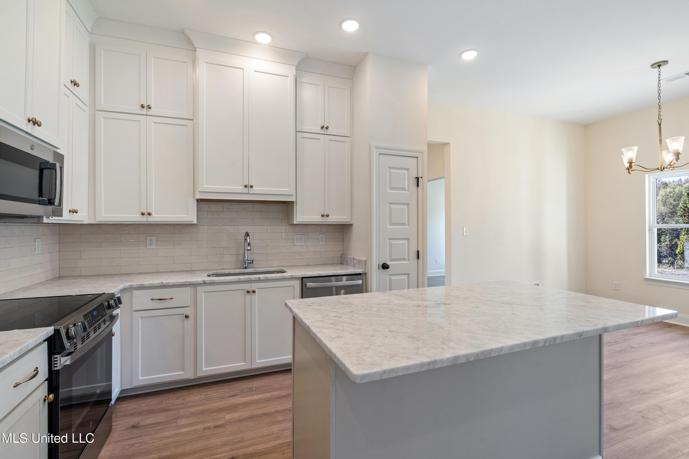 2297 S Highway 301 Property Photo 12