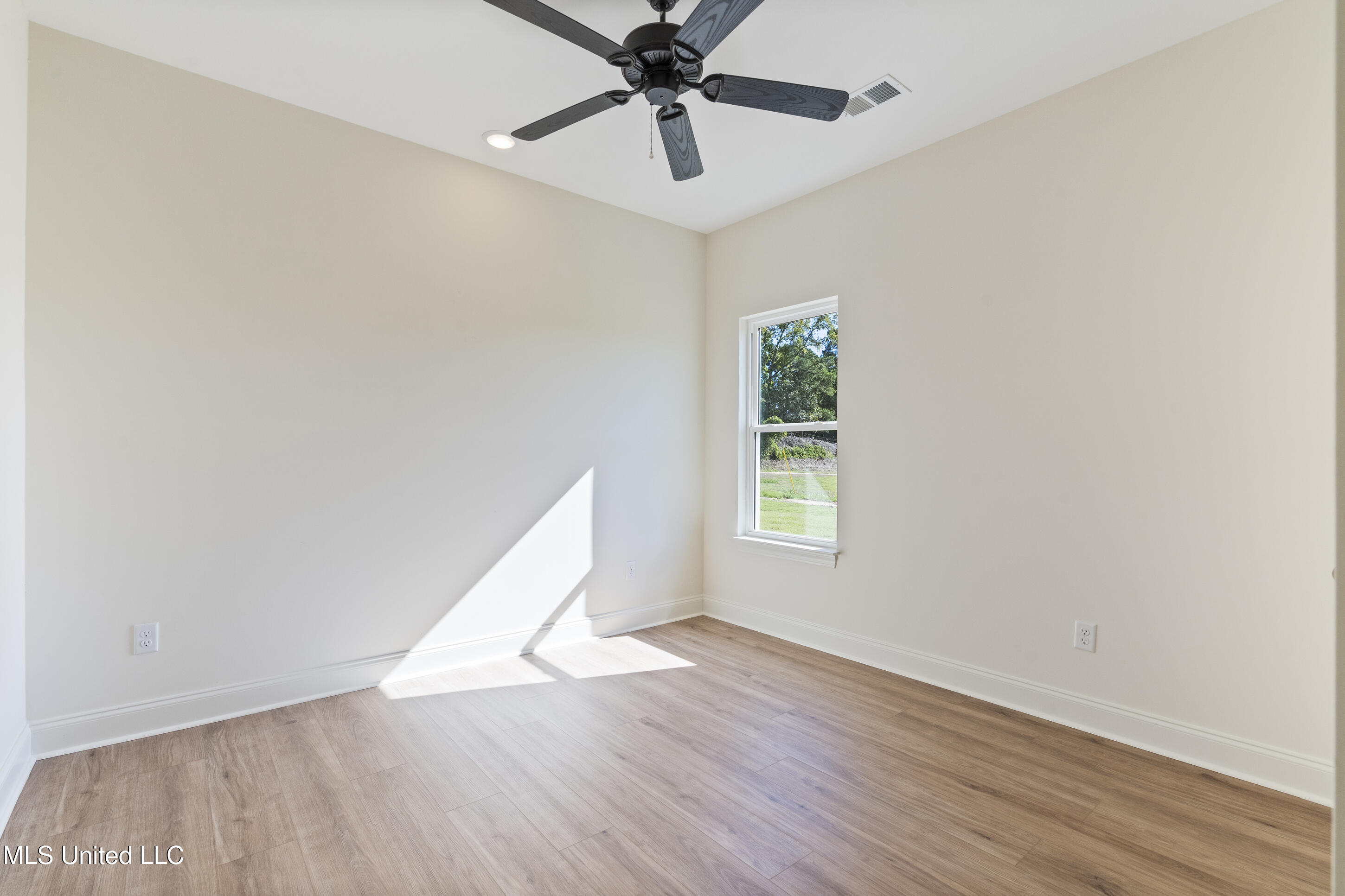 2297 S Highway 301 Property Photo 19