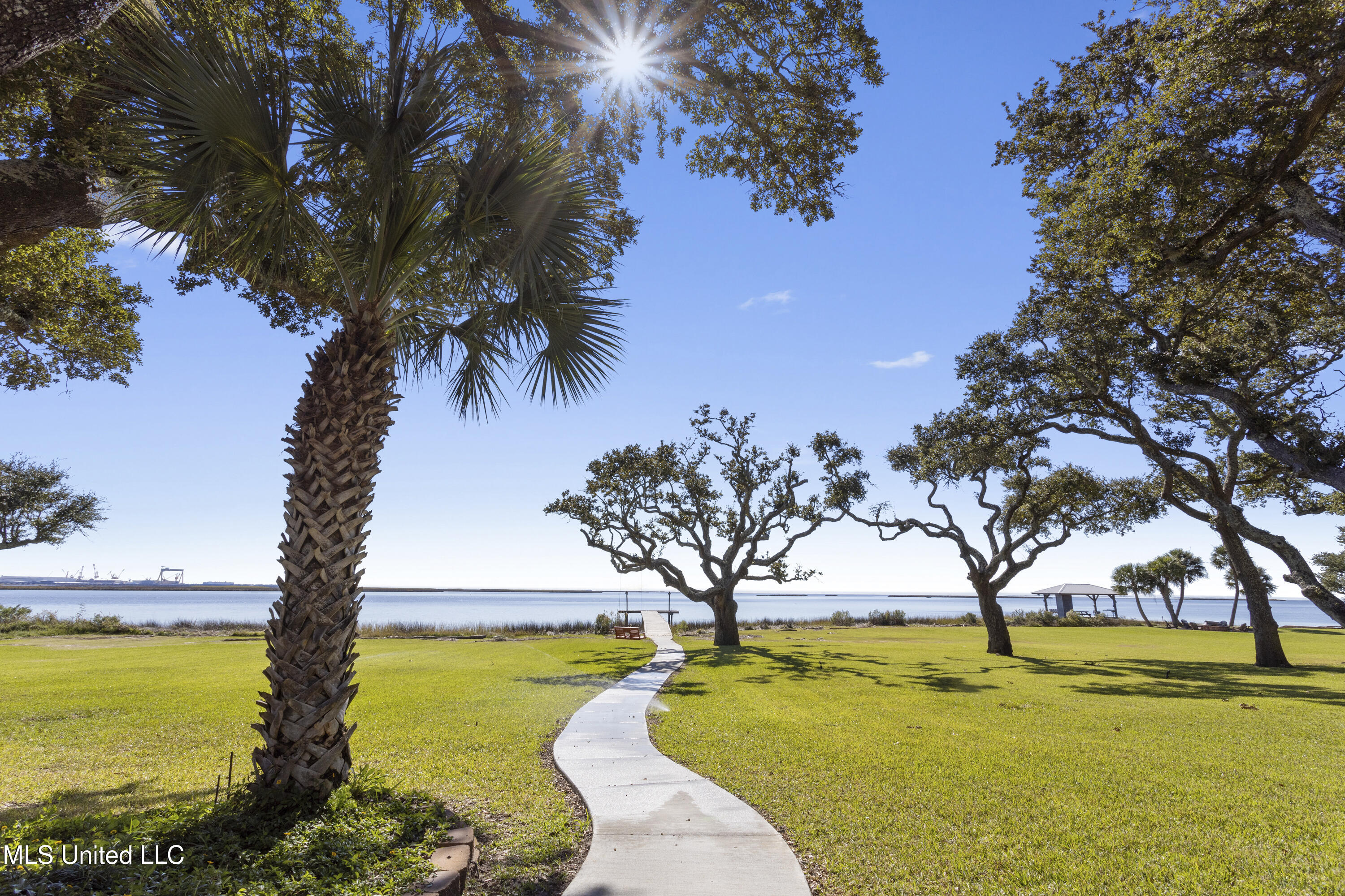 308 Italian Isle Road Property Photo 2