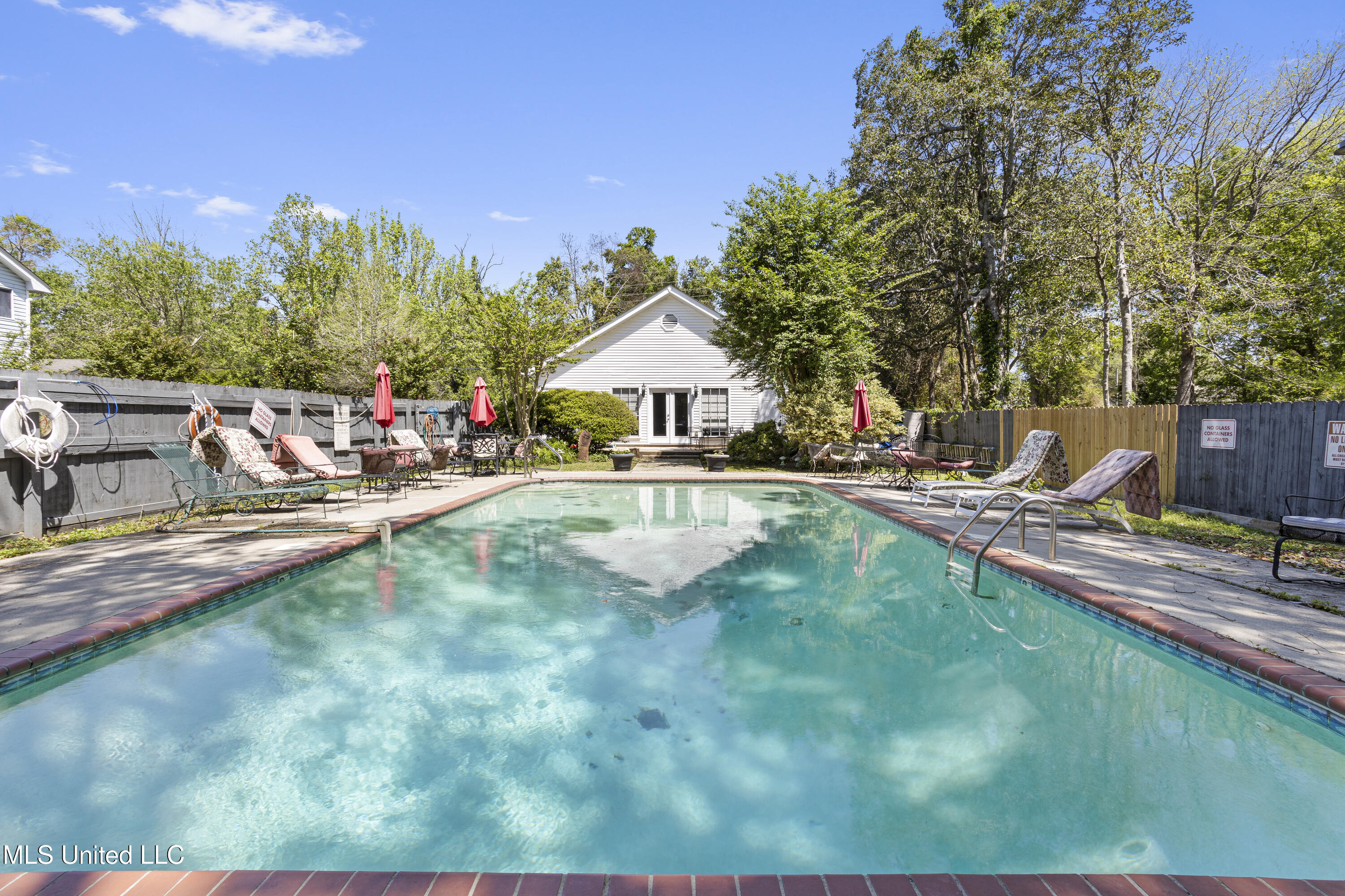 14 Independence Drive Property Photo 1