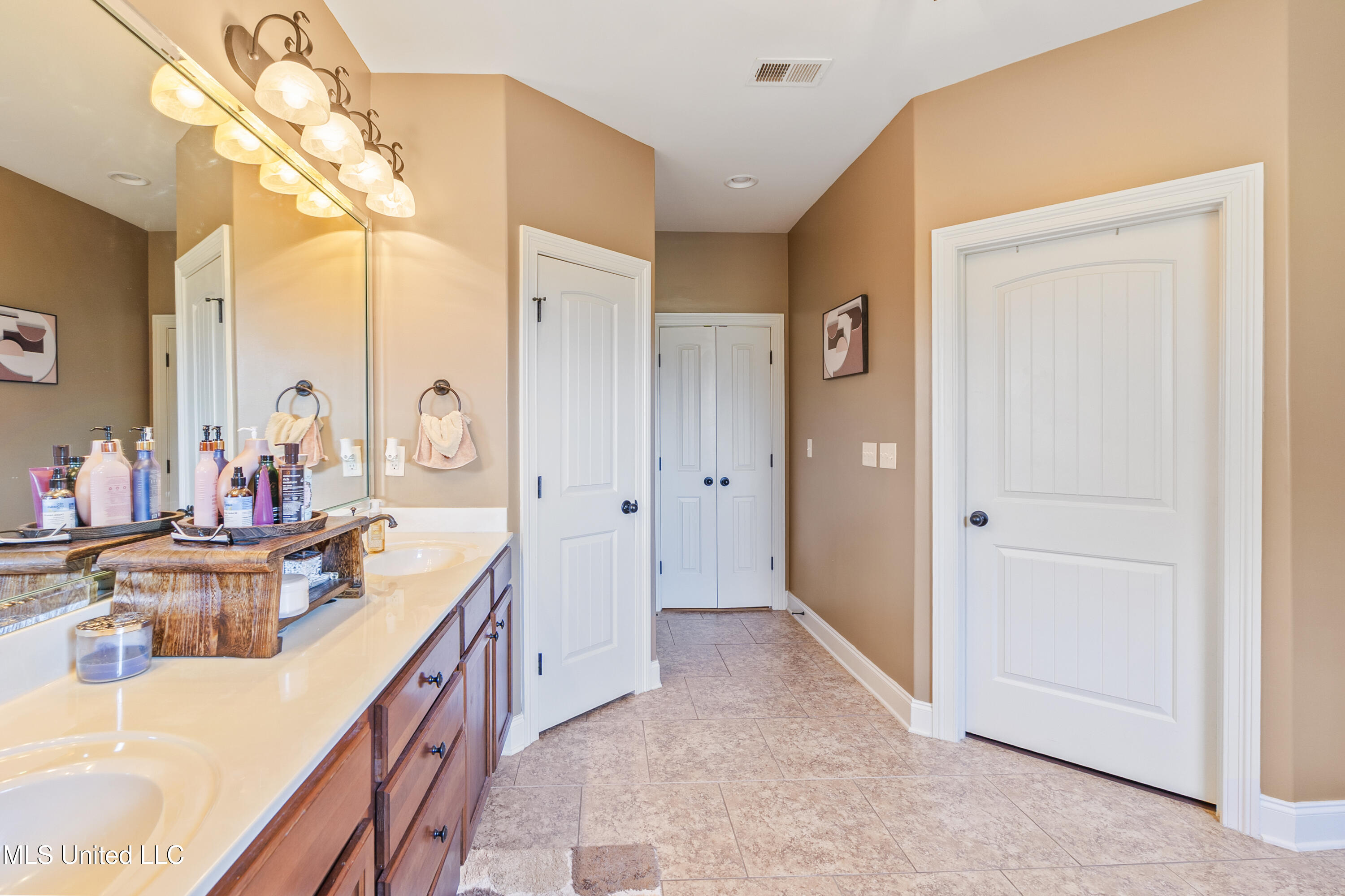 617 N Doe Creek Trail Property Photo 12