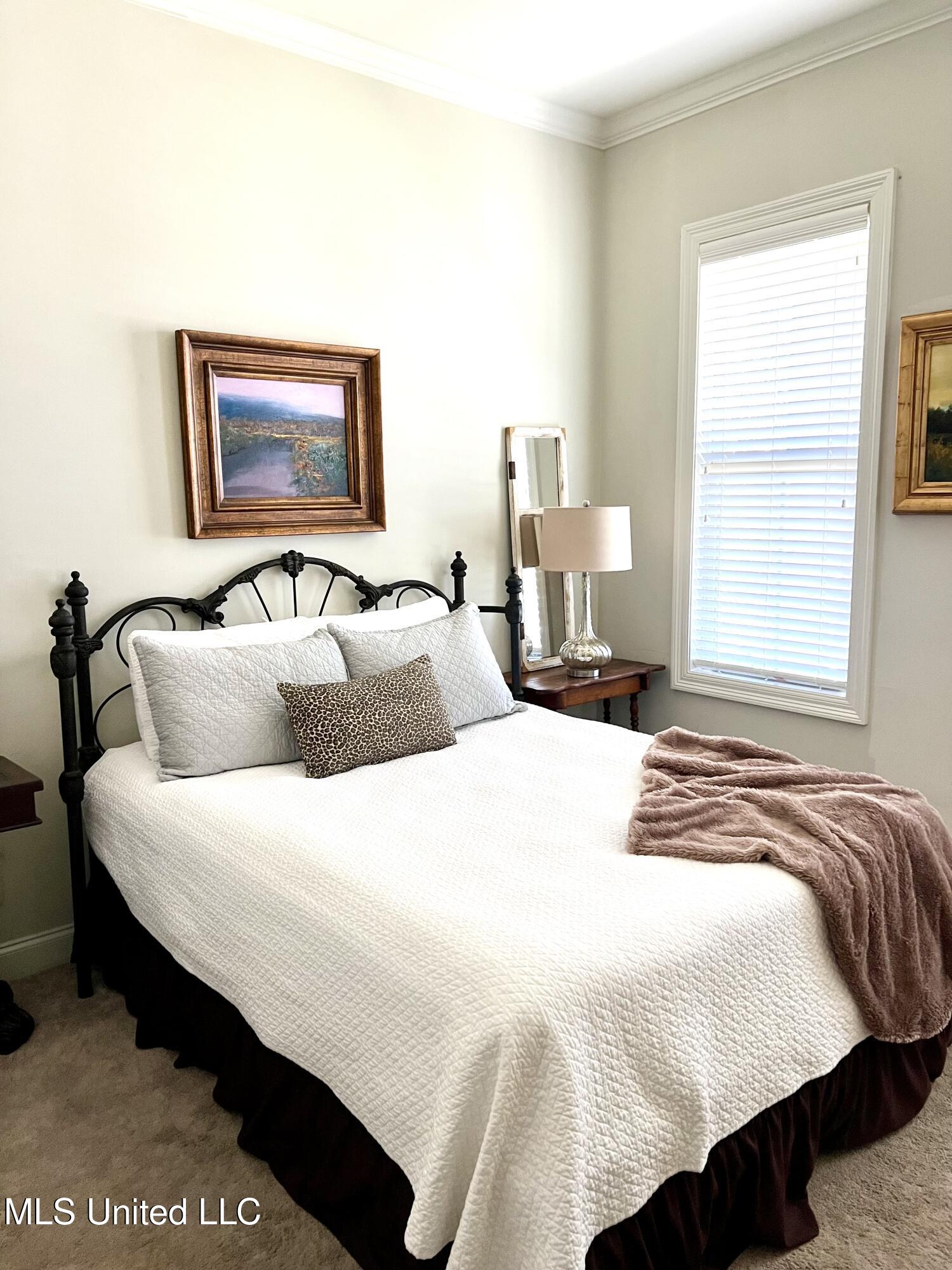 137 Camden Crossing Property Photo 5