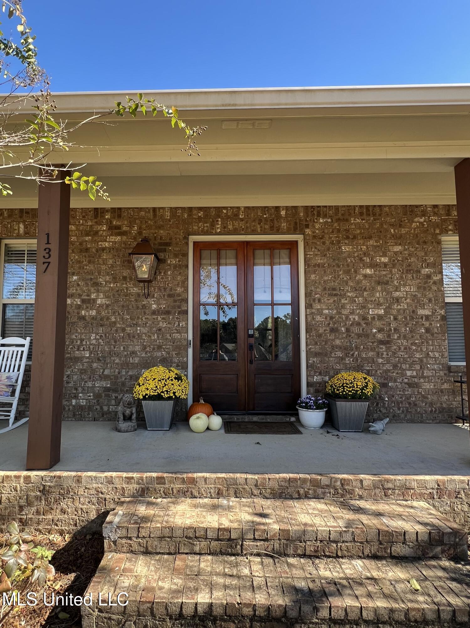 137 Camden Crossing Property Photo 14