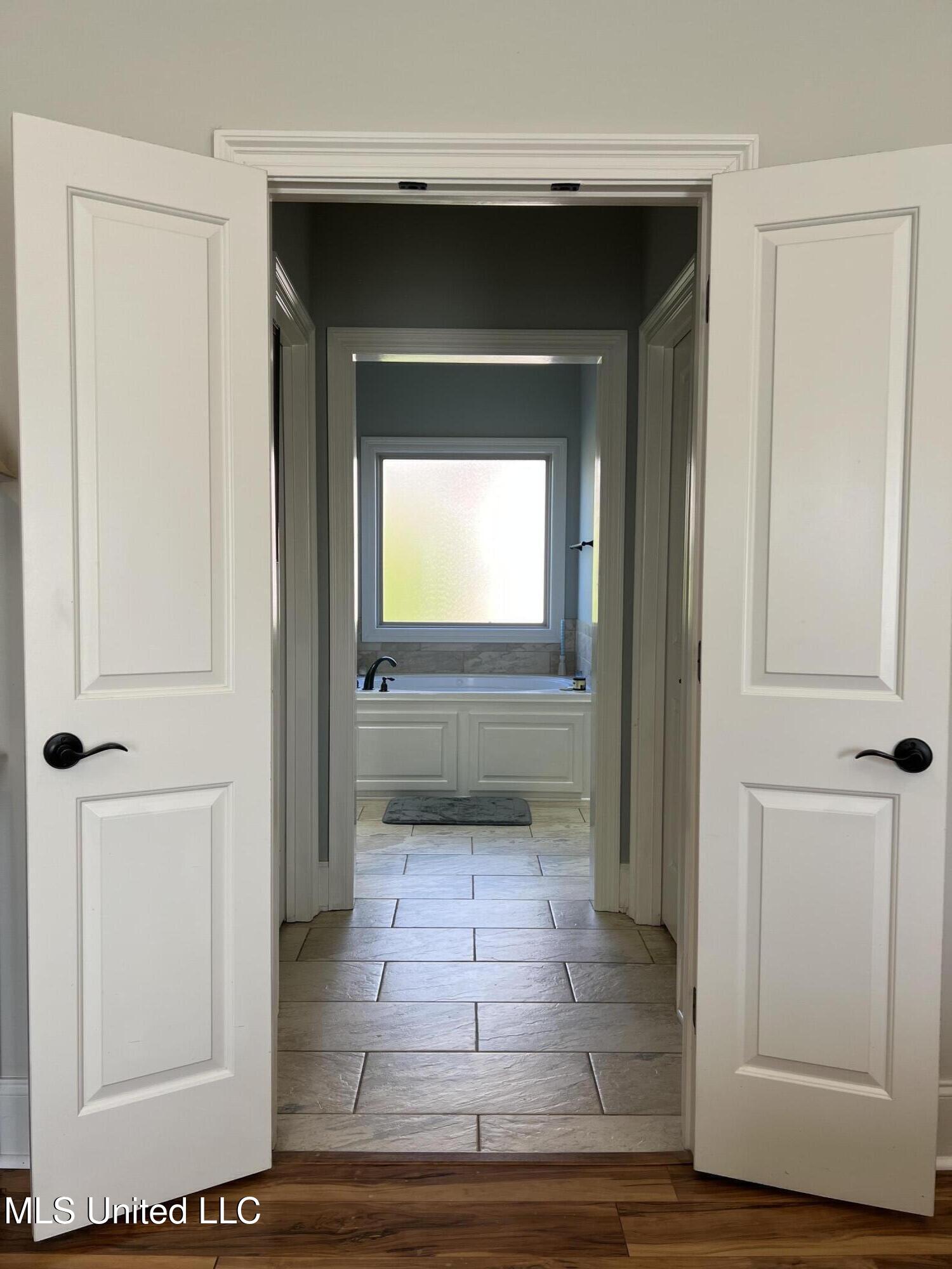 137 Camden Crossing Property Photo 15