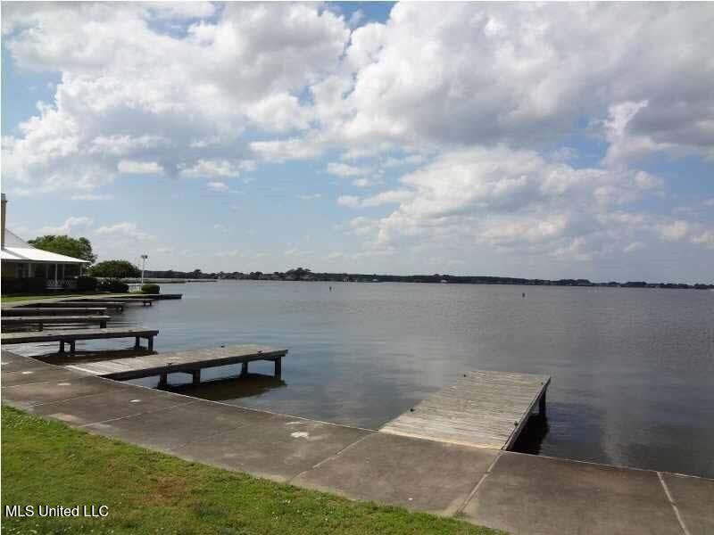 137 Camden Crossing Property Photo 23