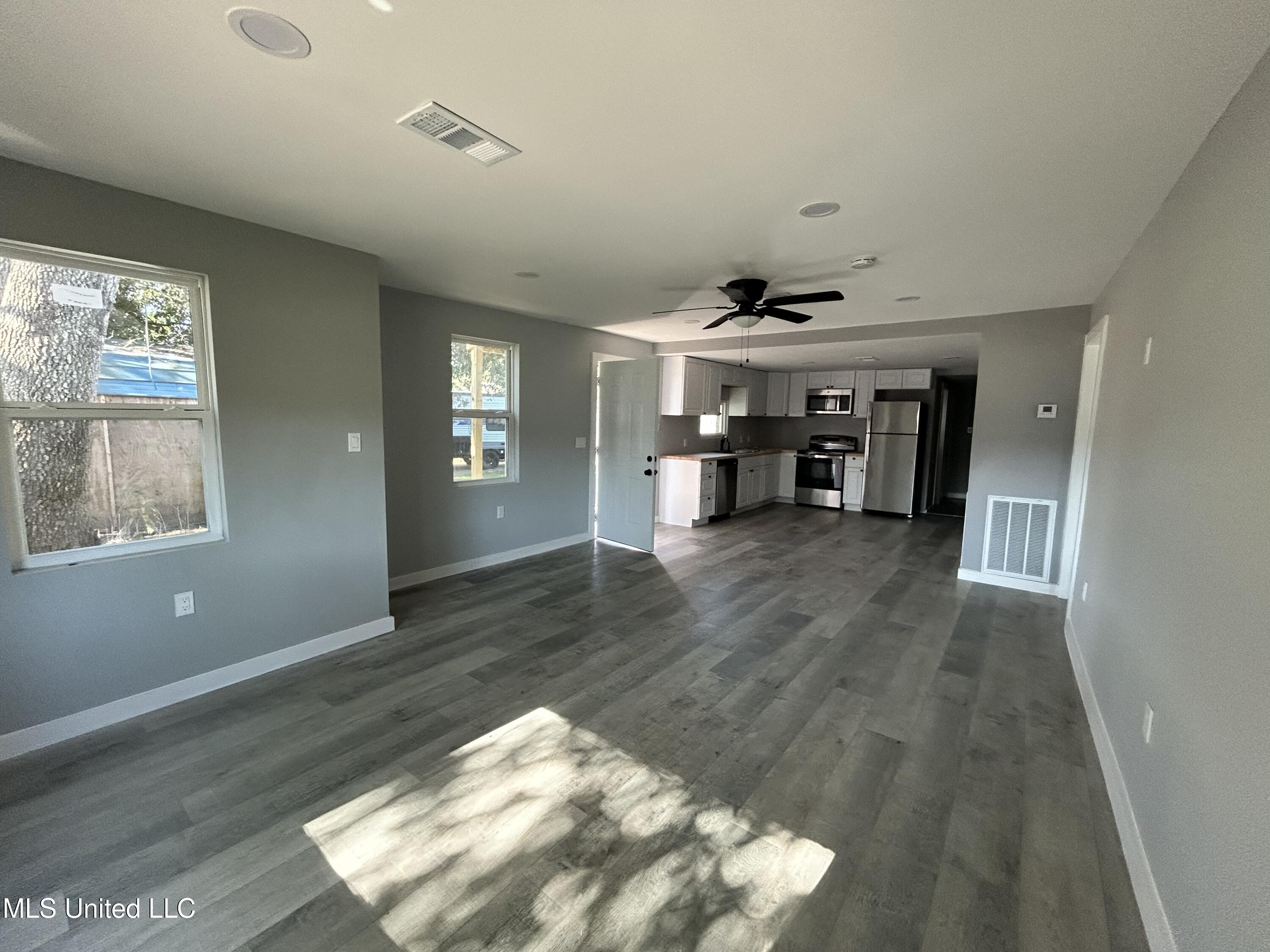 220 Russell Street Property Photo 4