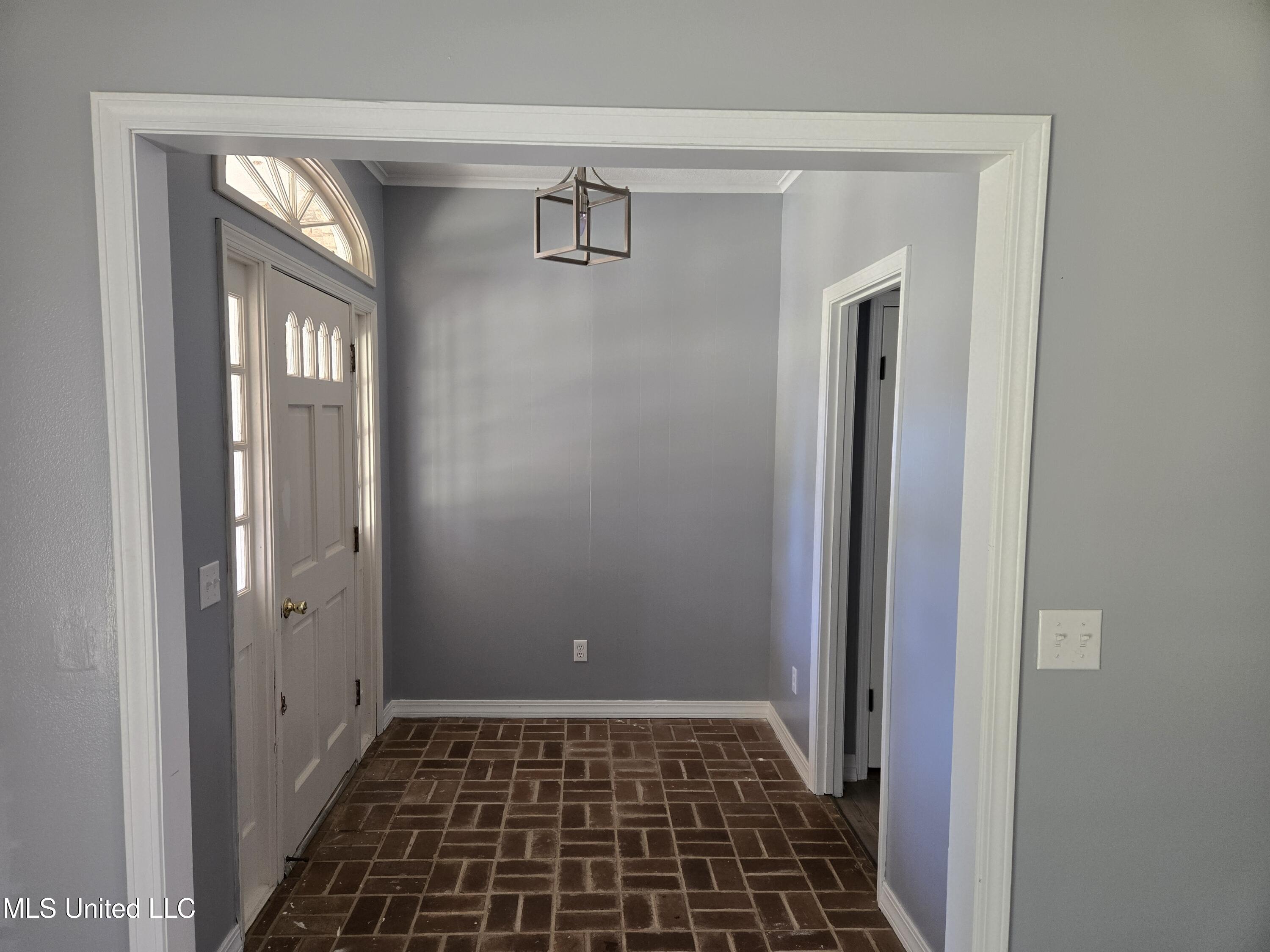 13165 Highway 613 Property Photo 3