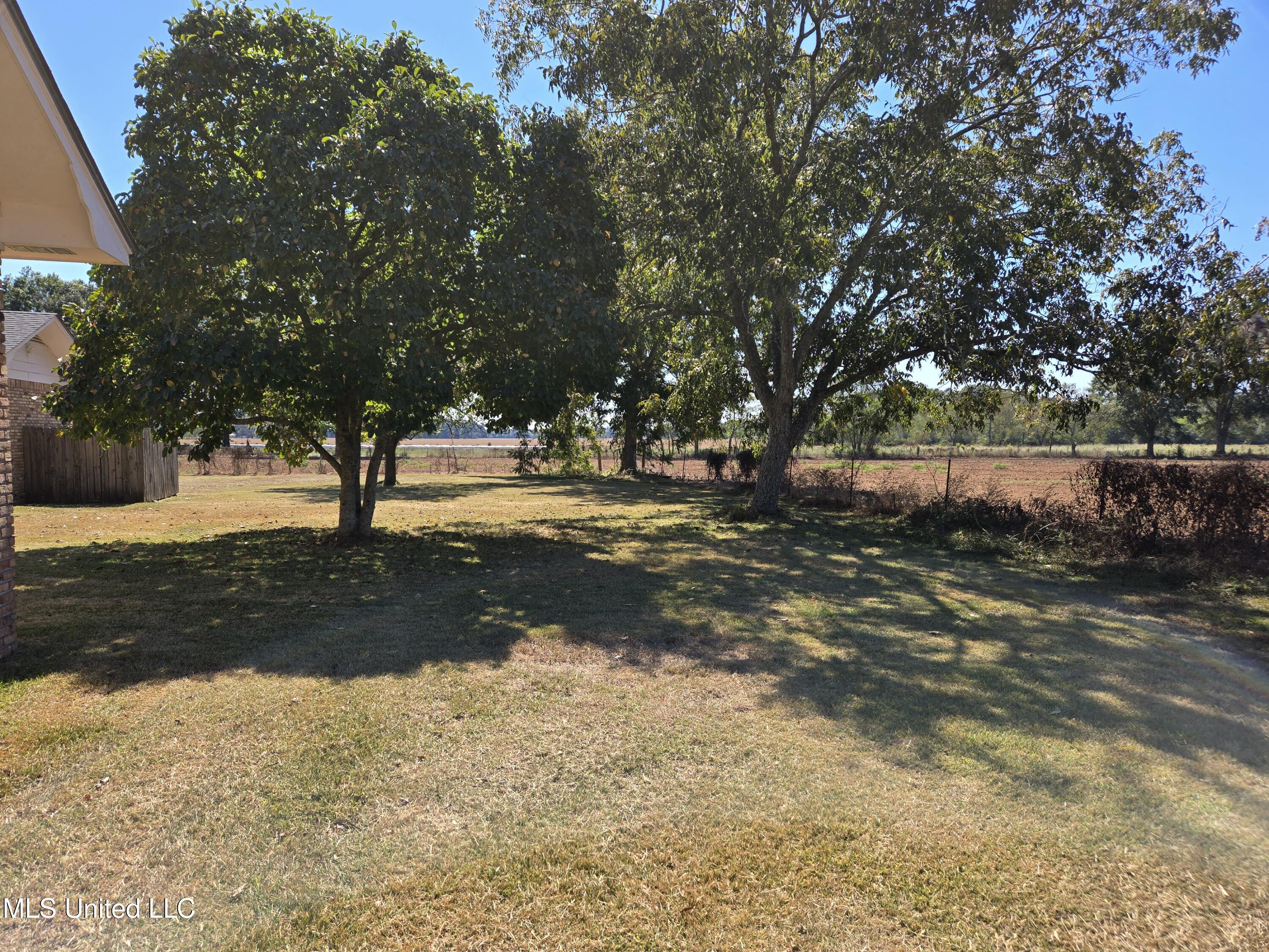 13165 Highway 613 Property Photo 12