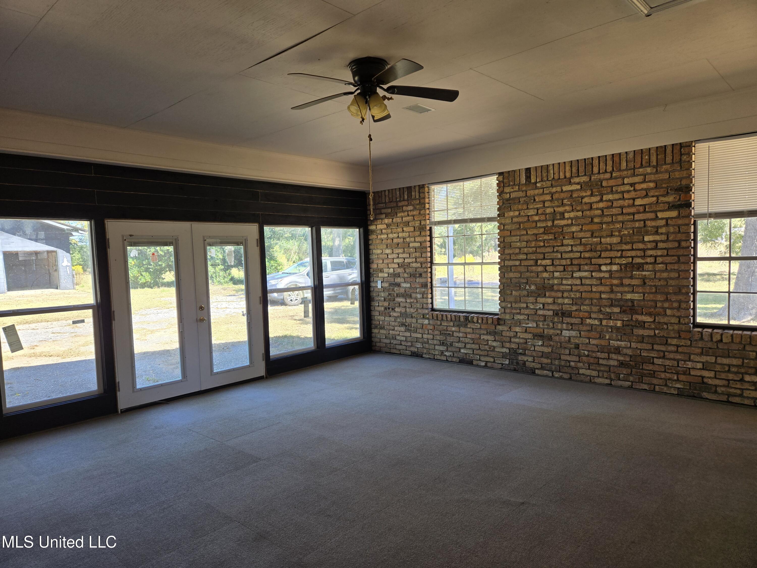 13165 Highway 613 Property Photo 22