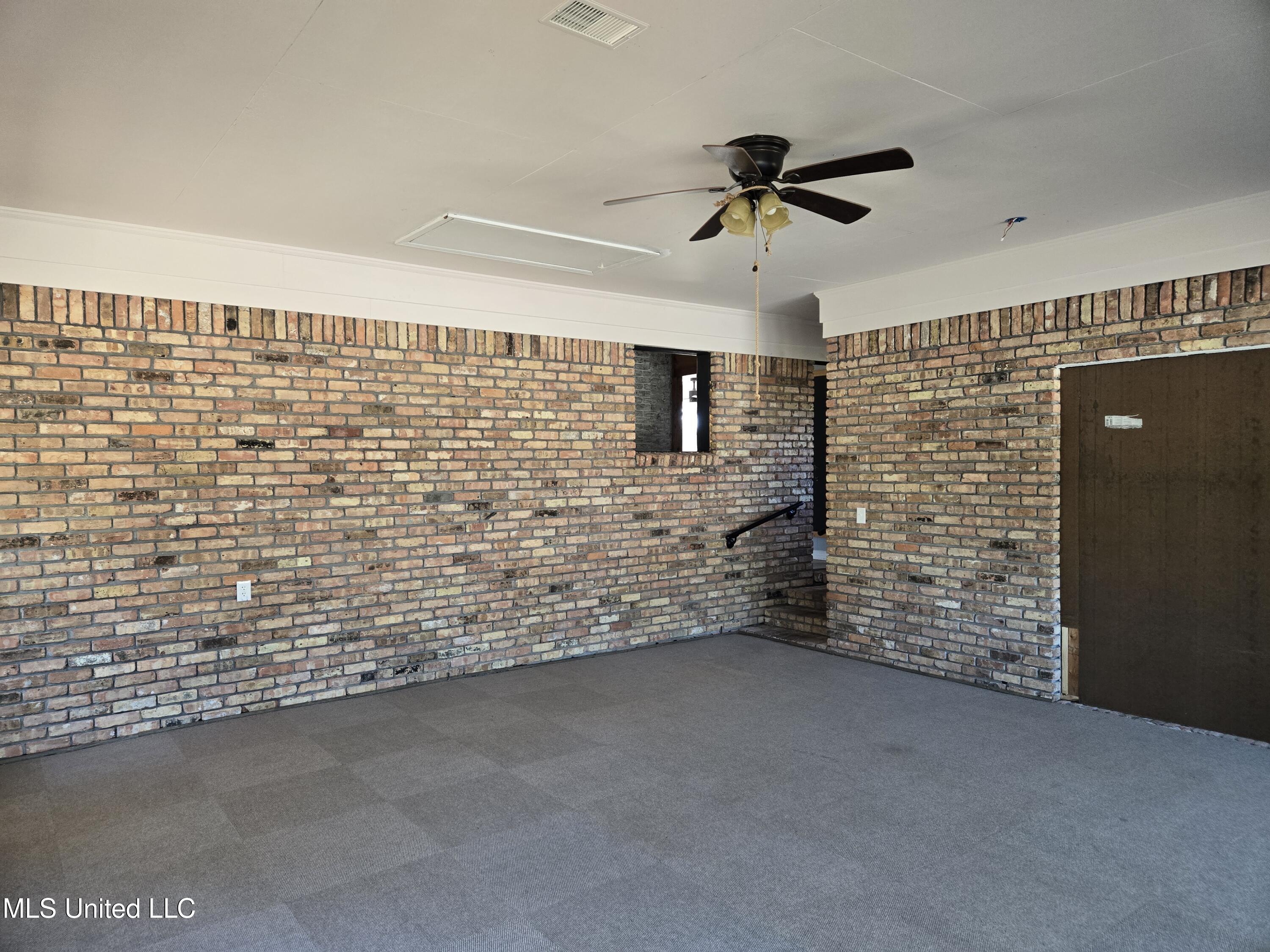 13165 Highway 613 Property Photo 35