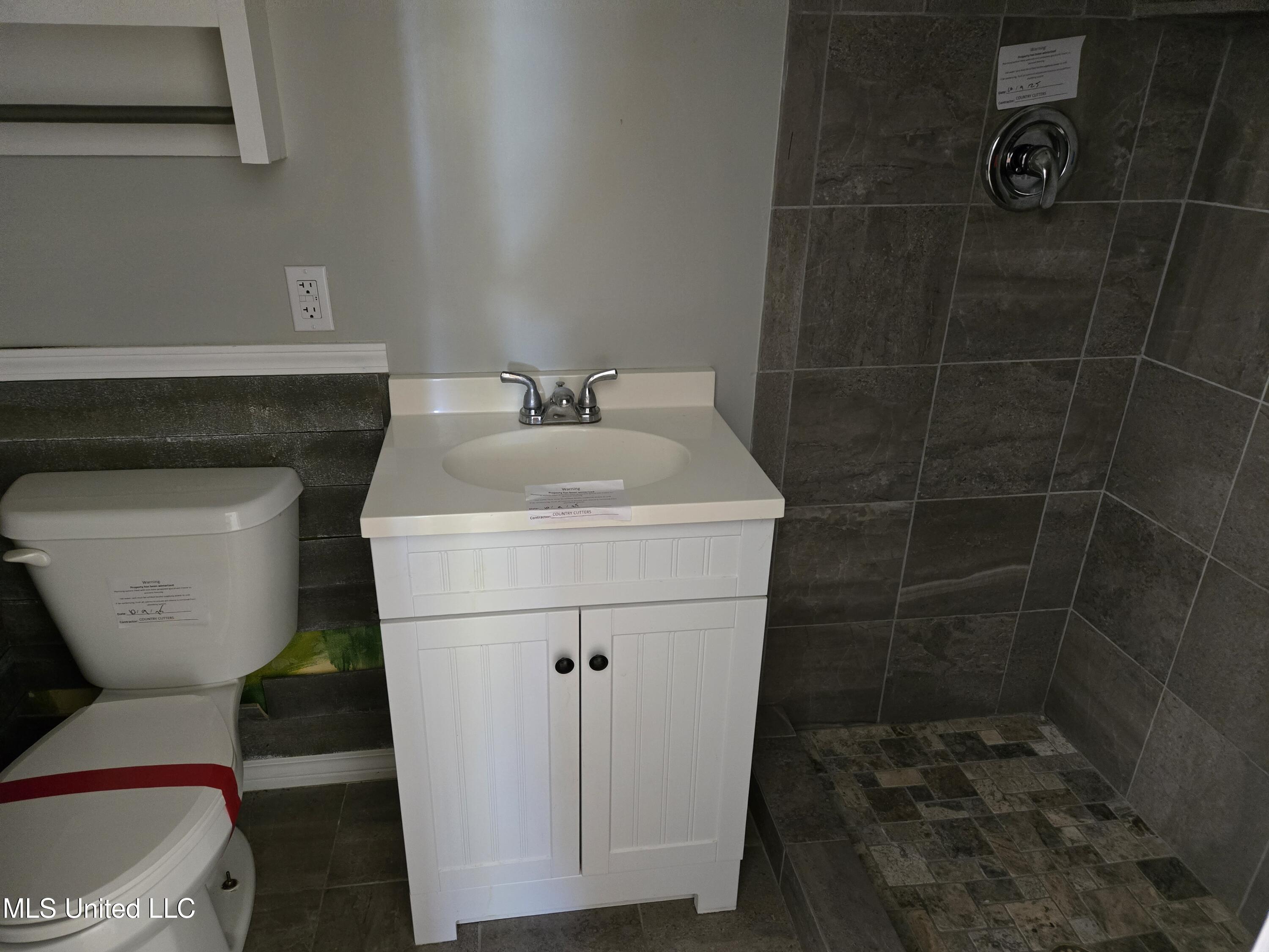 13165 Highway 613 Property Photo 36