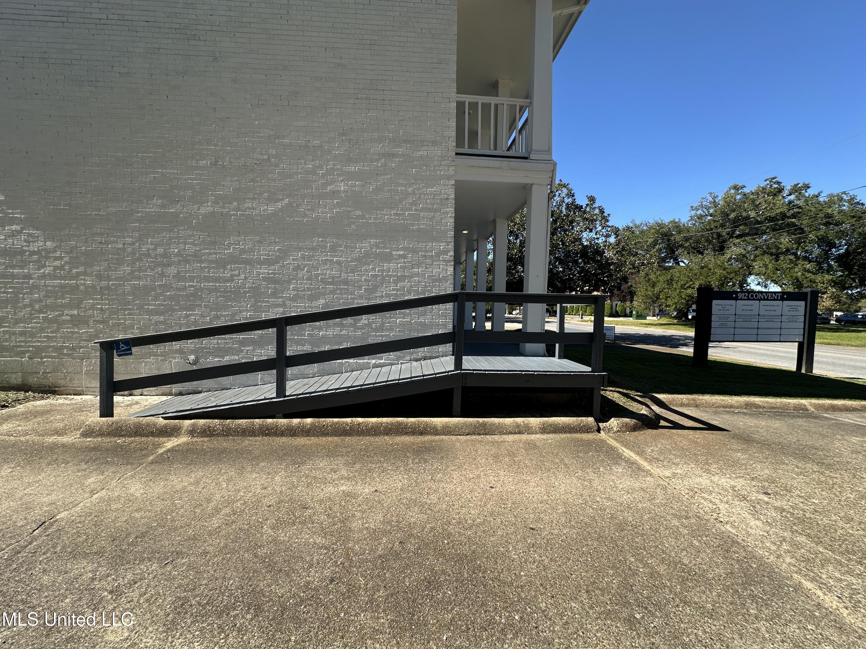 912 Convent Avenue Property Photo 4