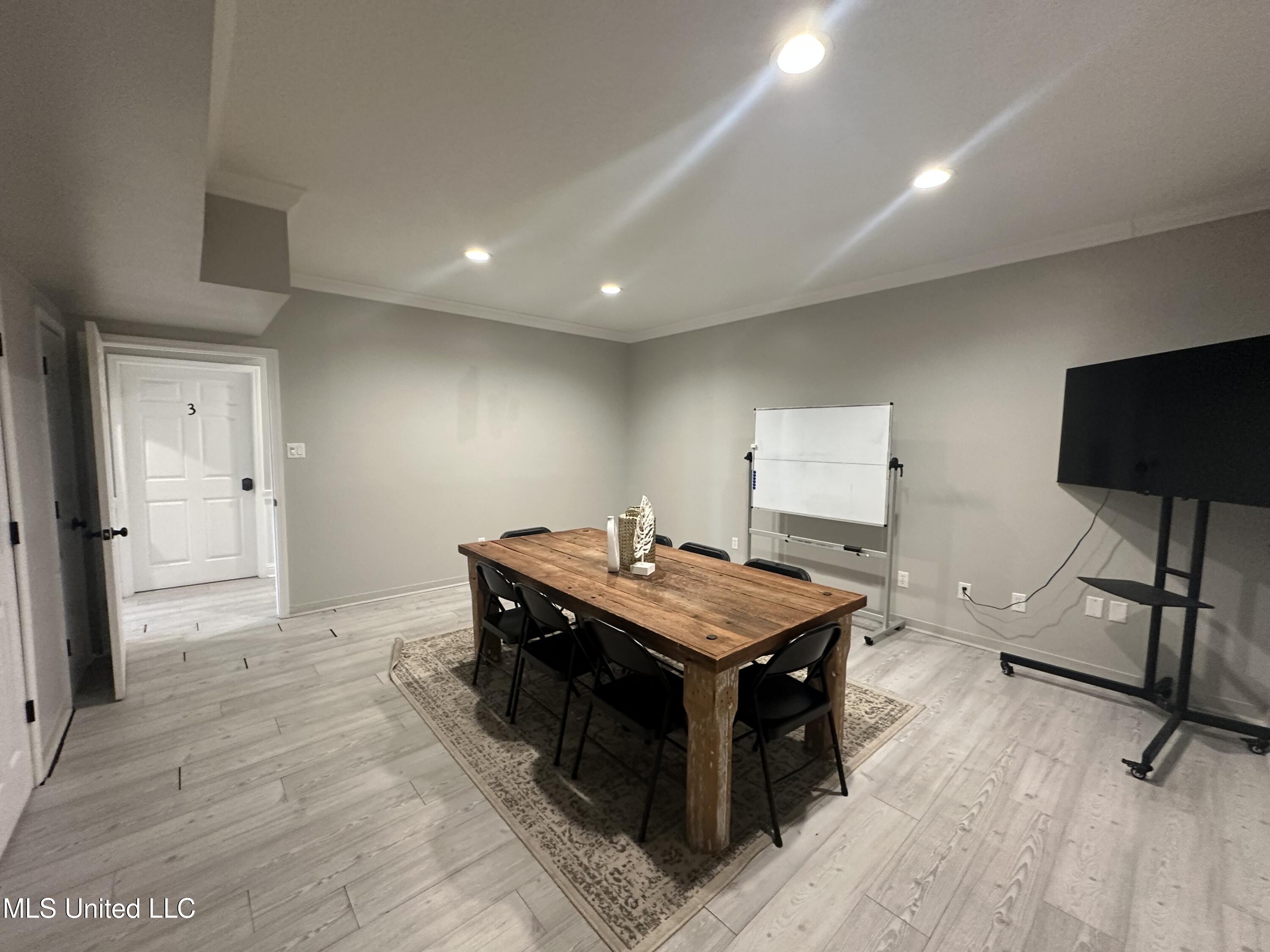 912 Convent Avenue Property Photo 8