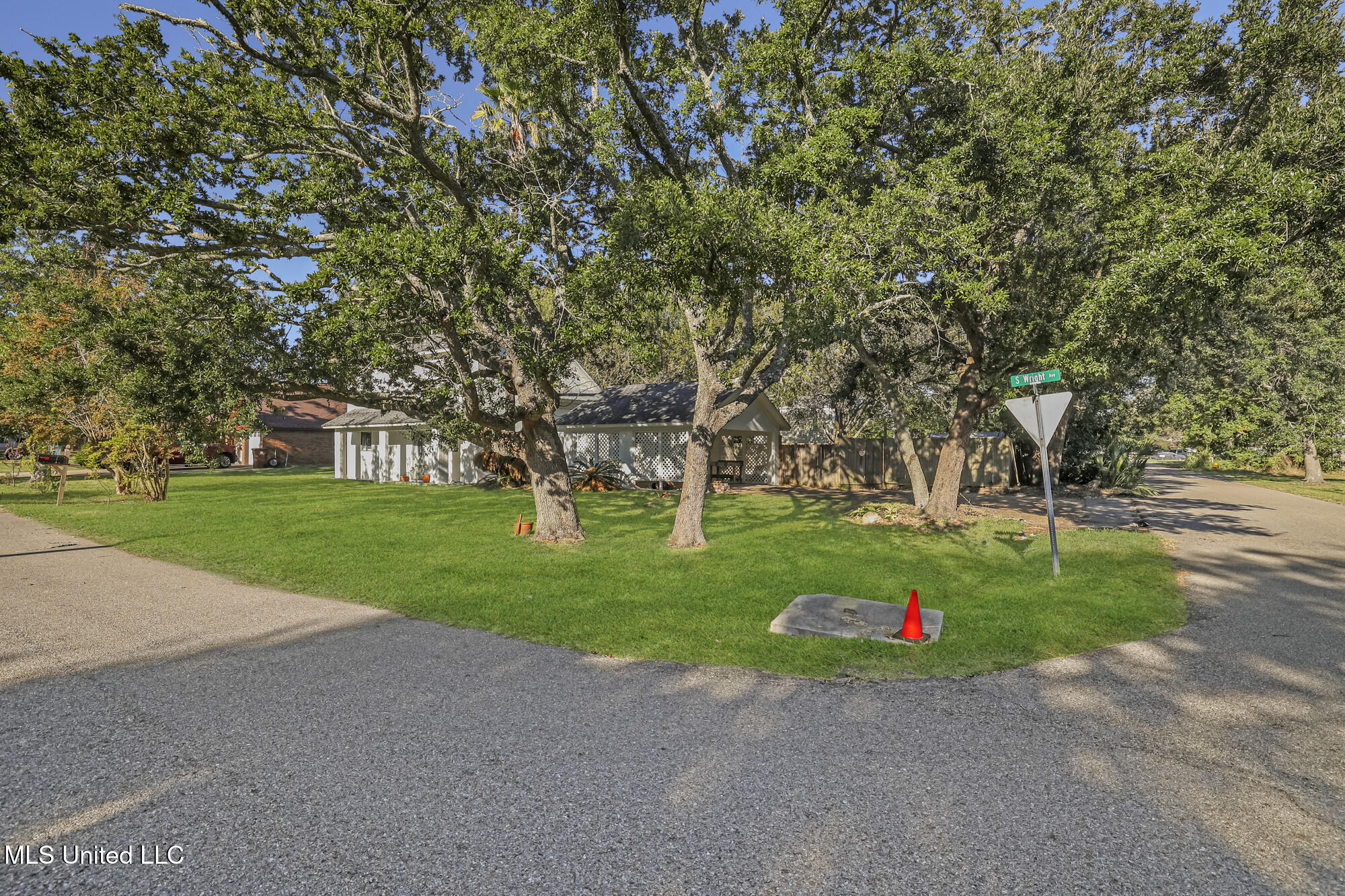 109 S S Wright Avenue Property Photo 4