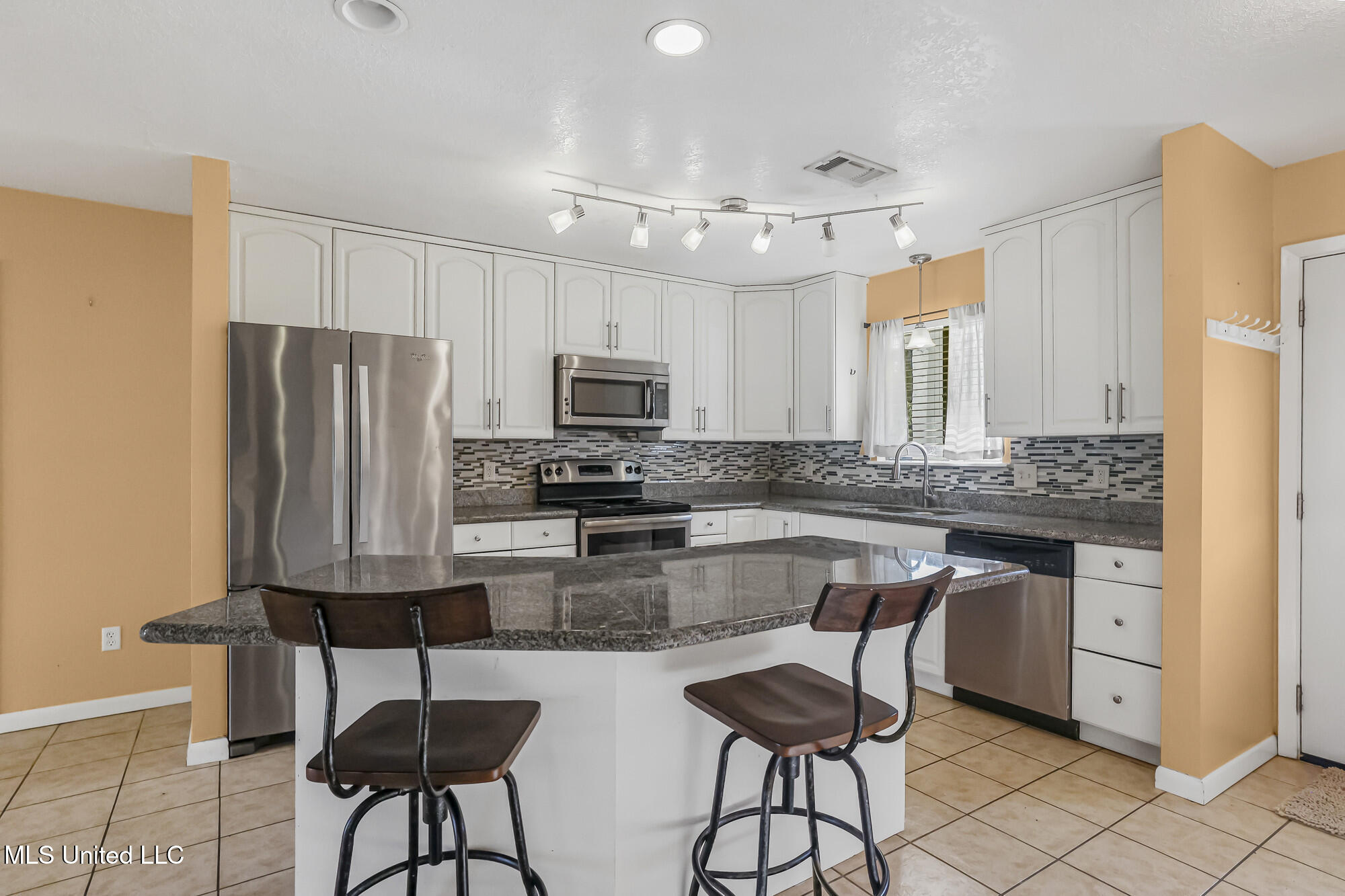 109 S S Wright Avenue Property Photo 11