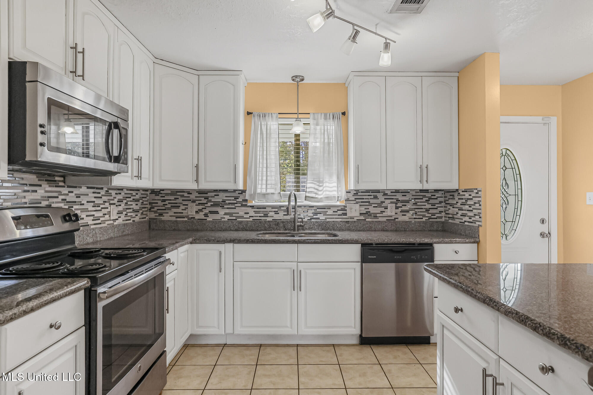 109 S S Wright Avenue Property Photo 12