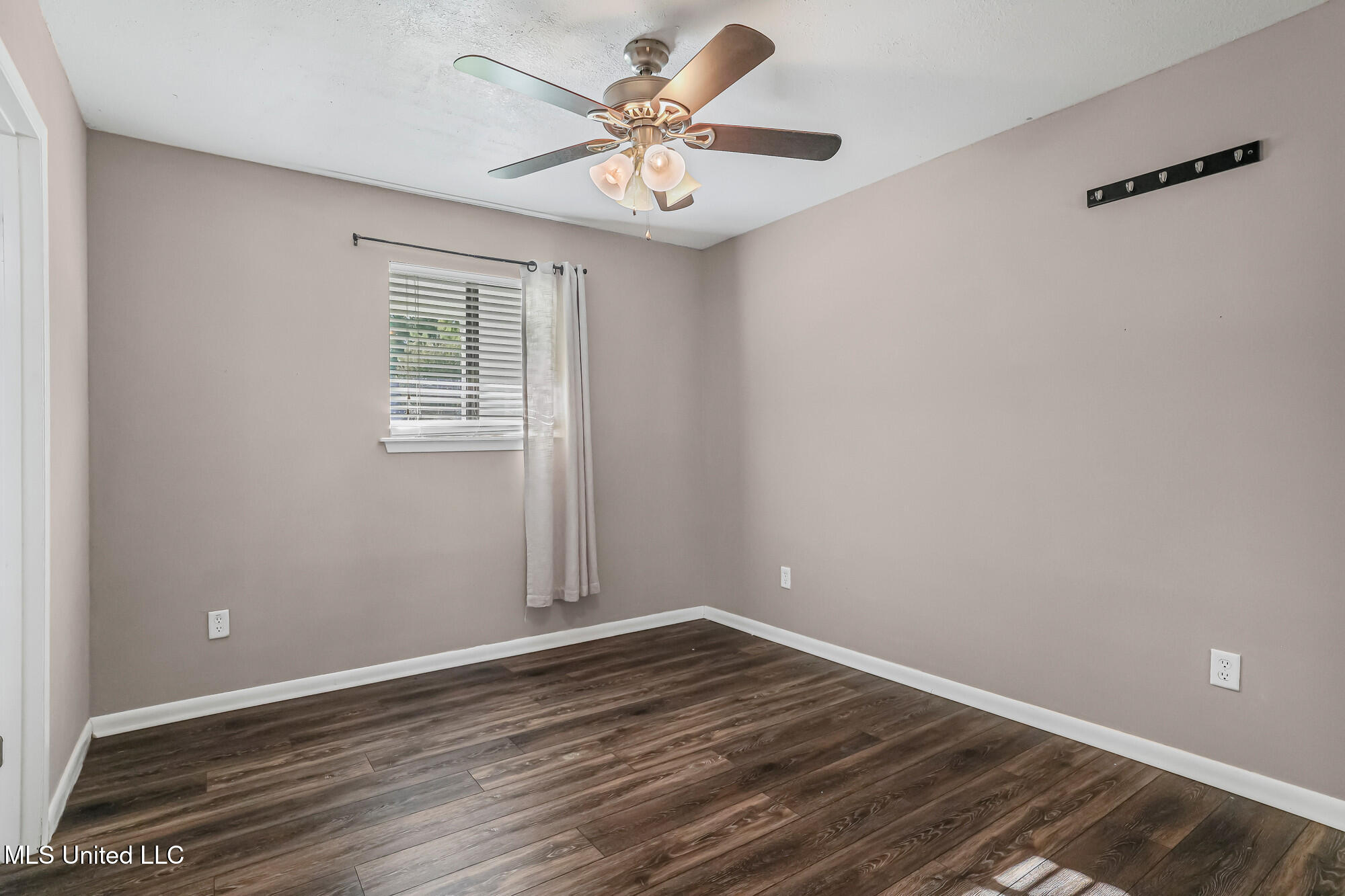 109 S S Wright Avenue Property Photo 20