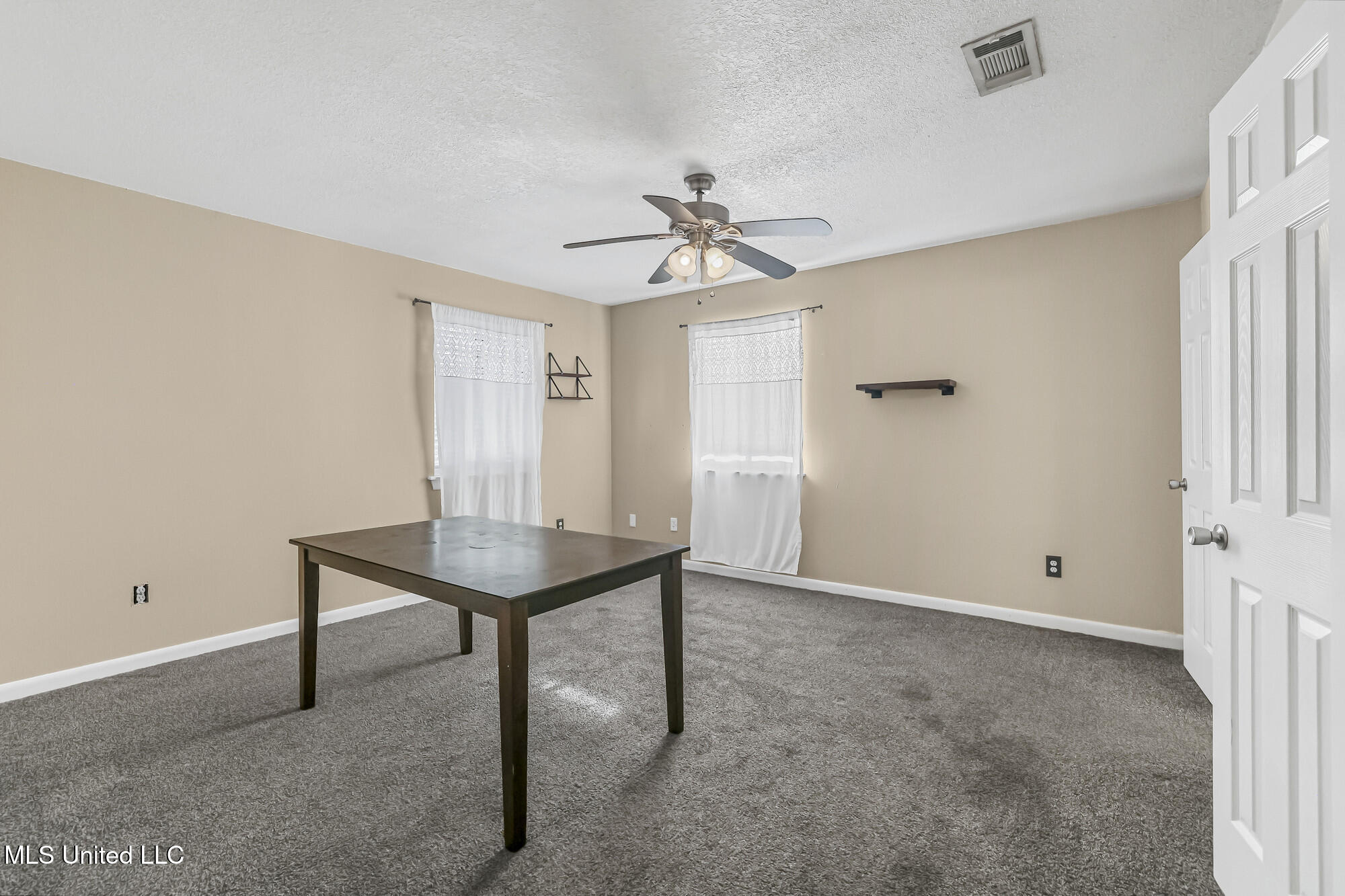 109 S S Wright Avenue Property Photo 39