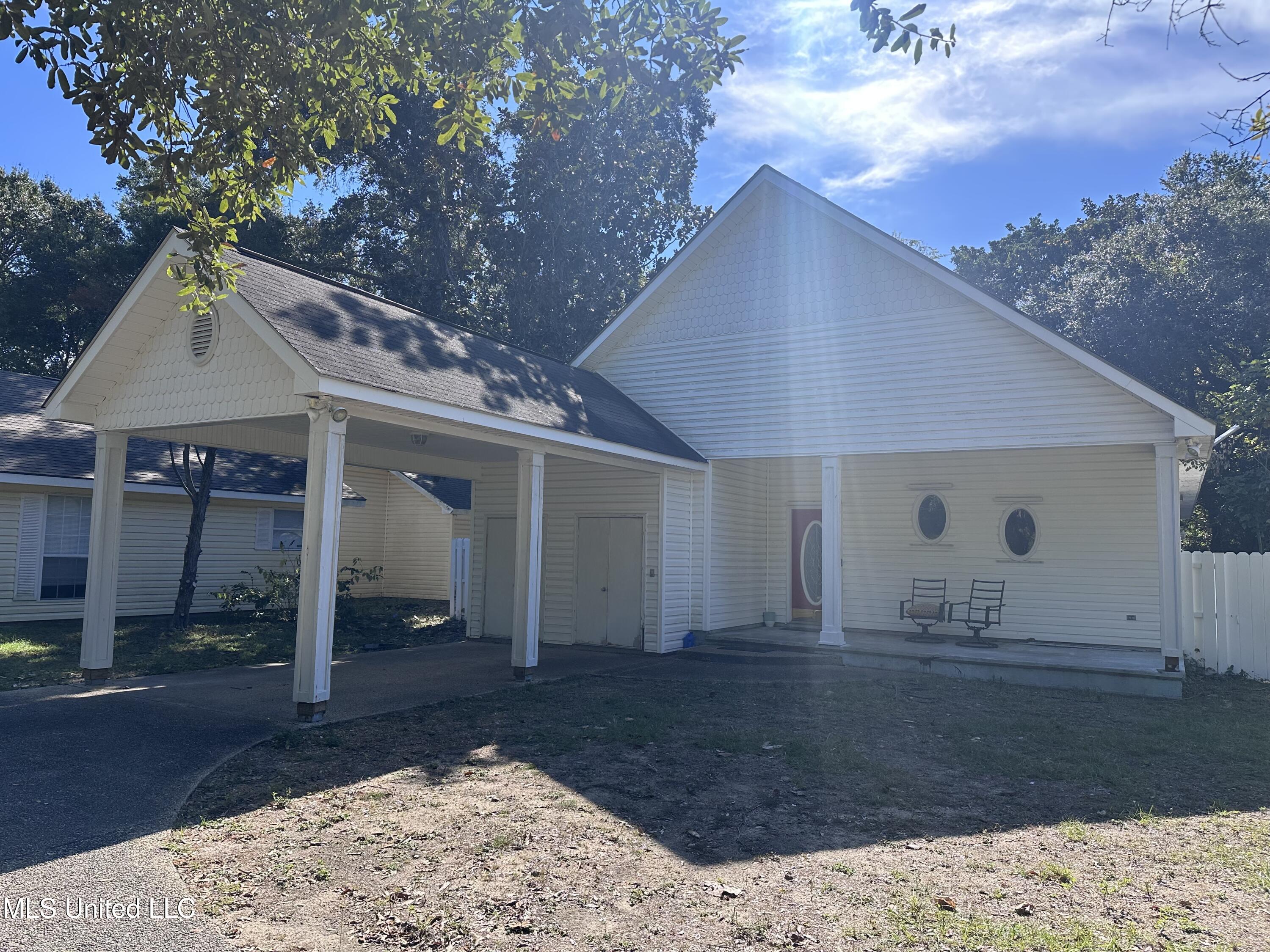 721 24th Street Property Photo 2