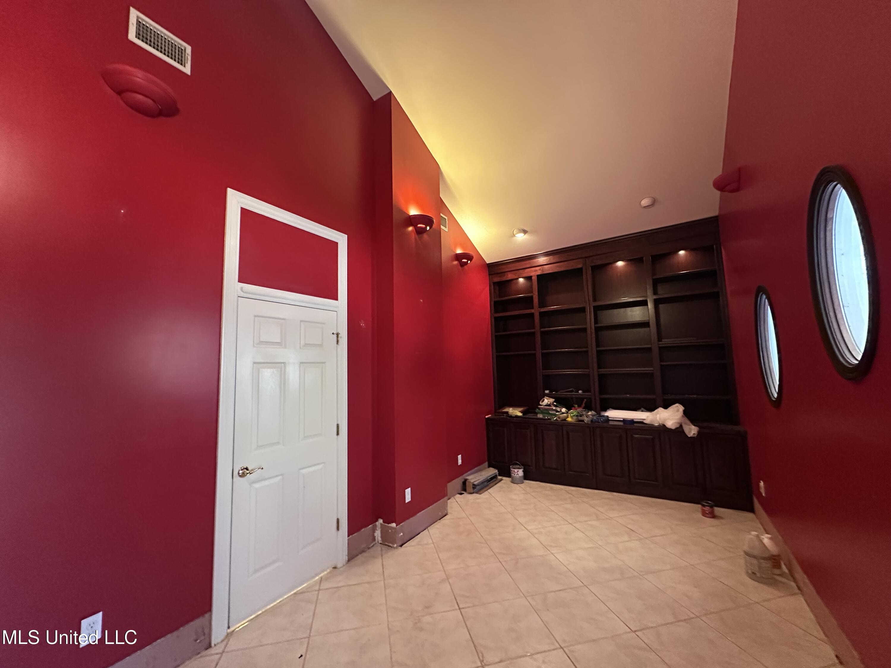 721 24th Street Property Photo 3