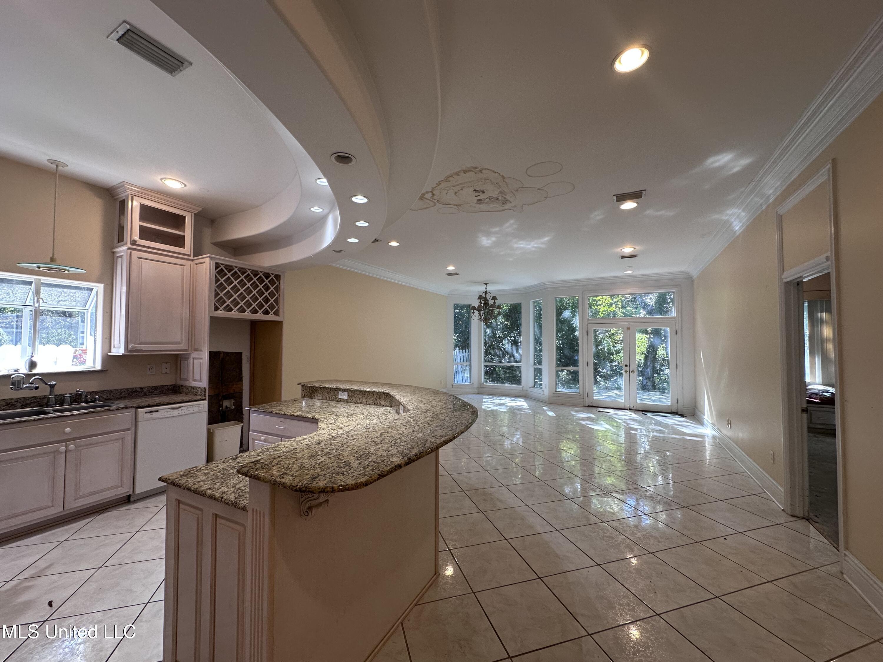 721 24th Street Property Photo 5