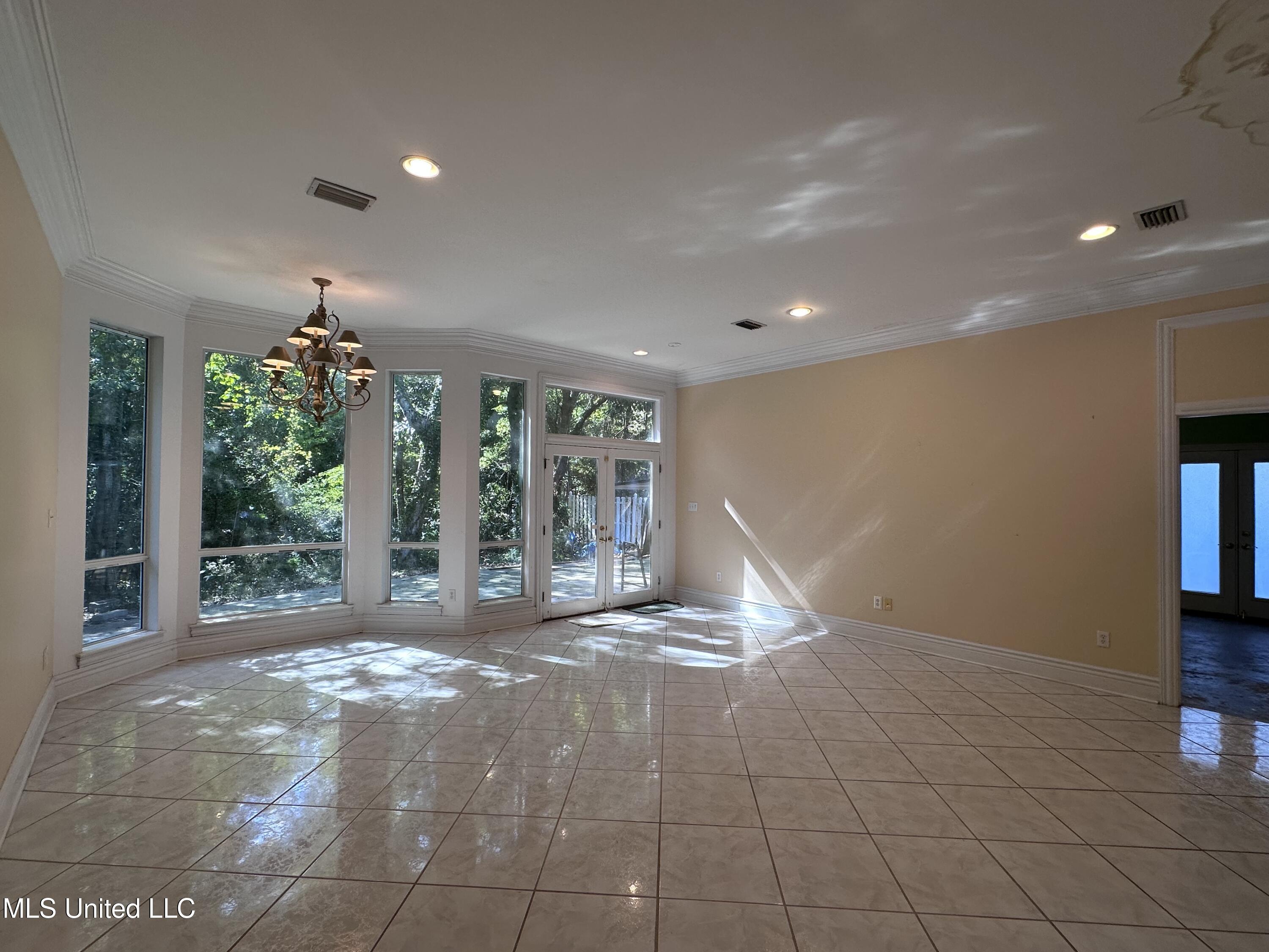 721 24th Street Property Photo 9