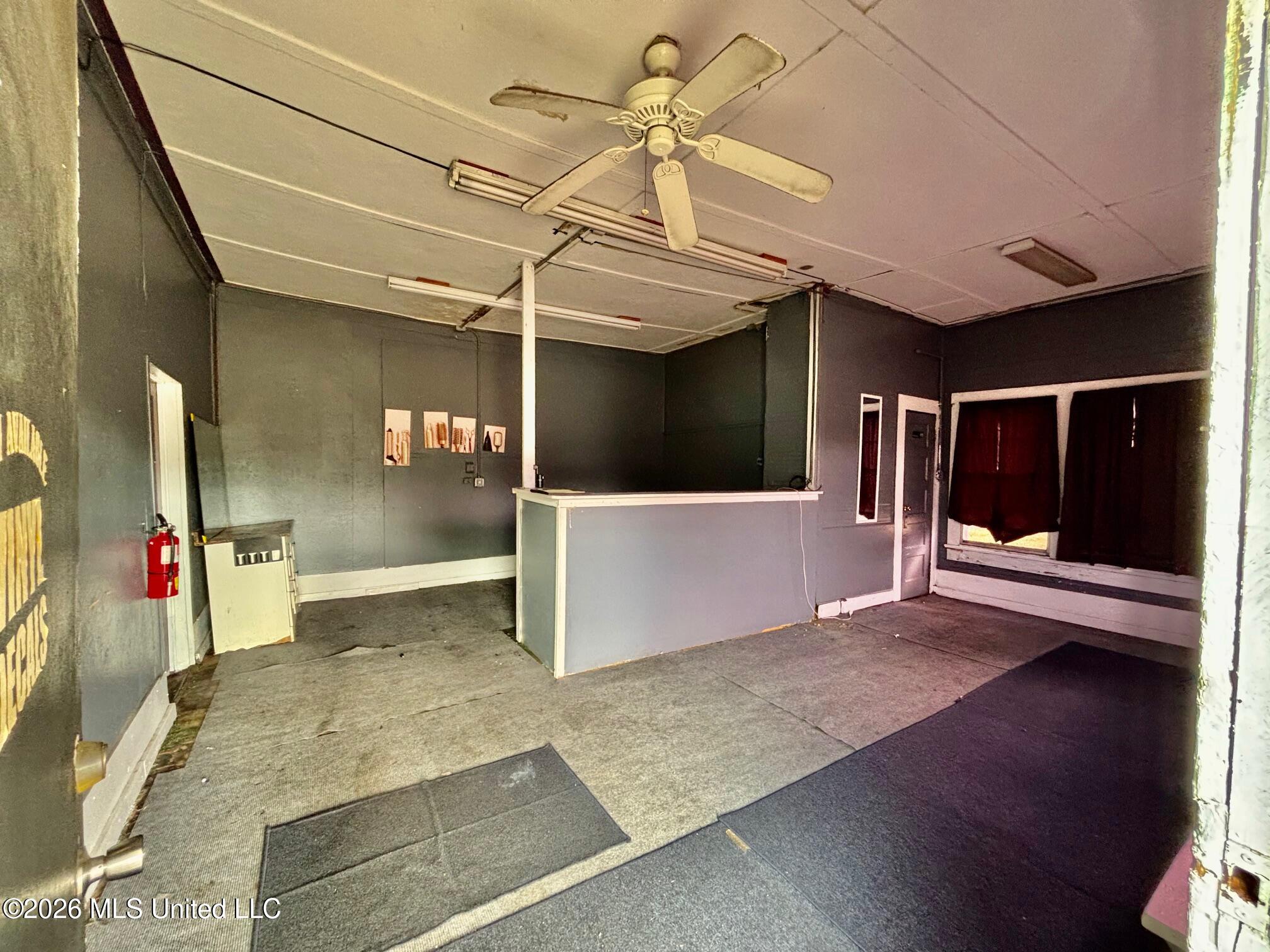 506 W Georgia Avenue Property Photo 8