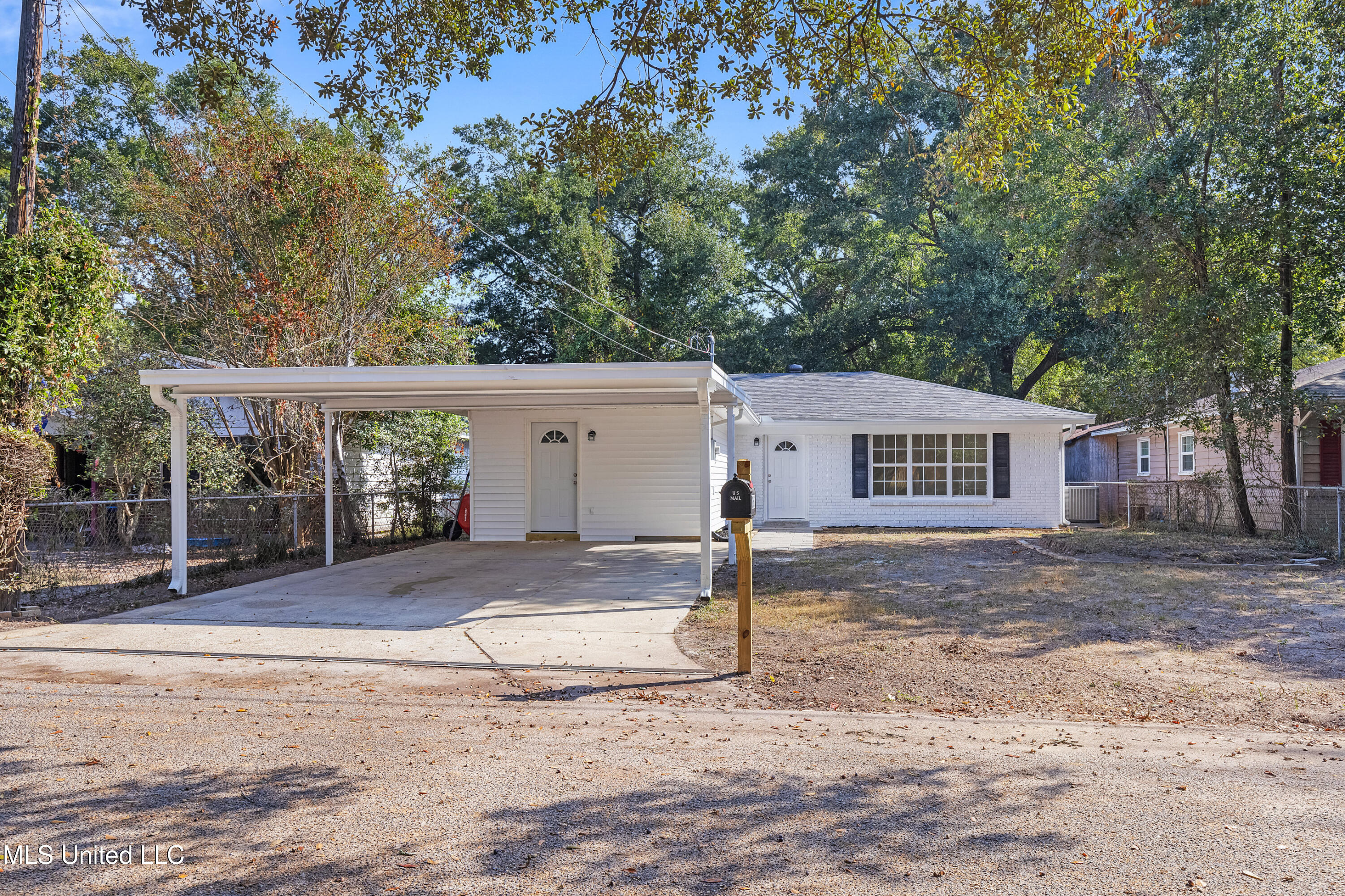 2602 Kenneth Avenue Property Photo 2