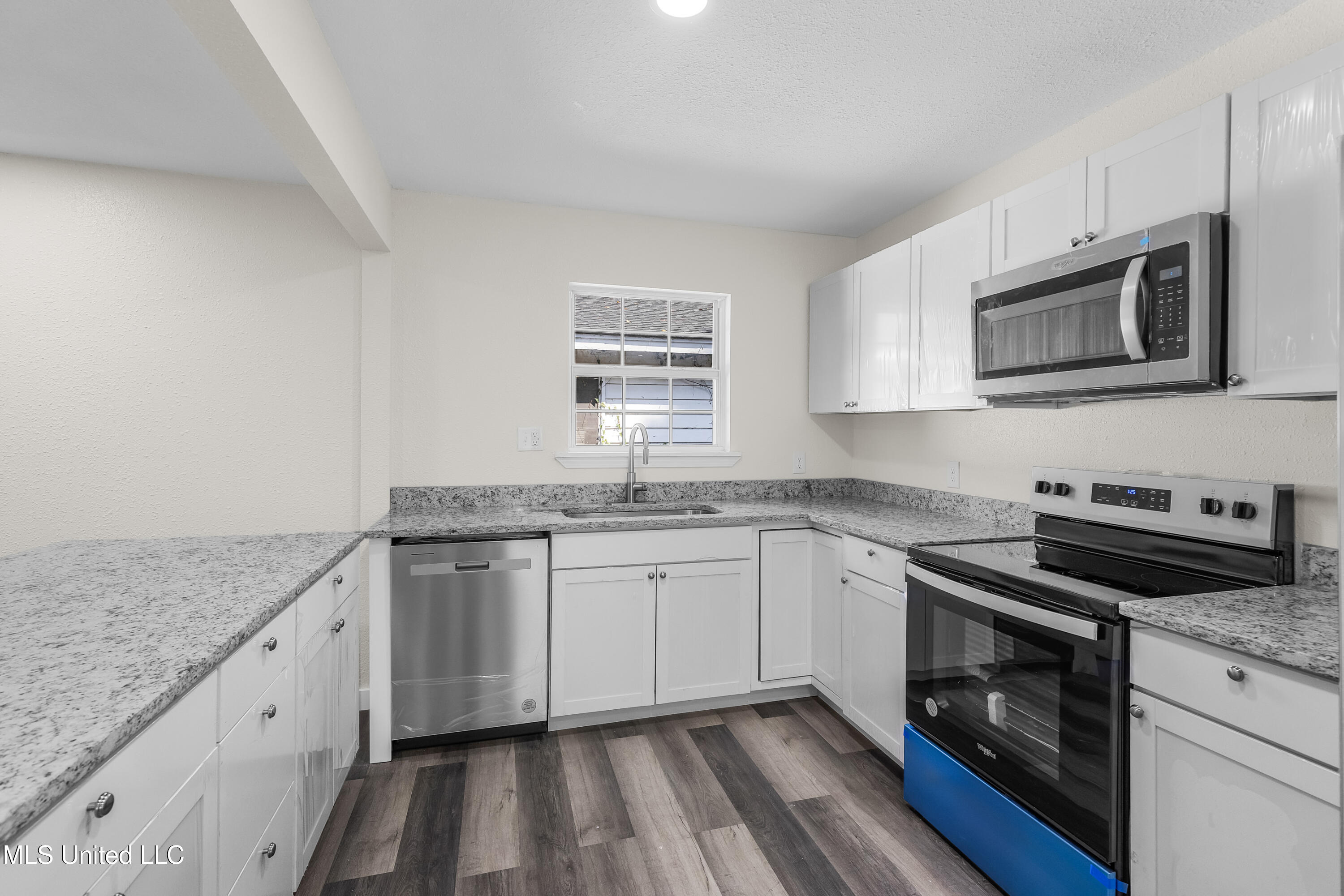 2602 Kenneth Avenue Property Photo 3