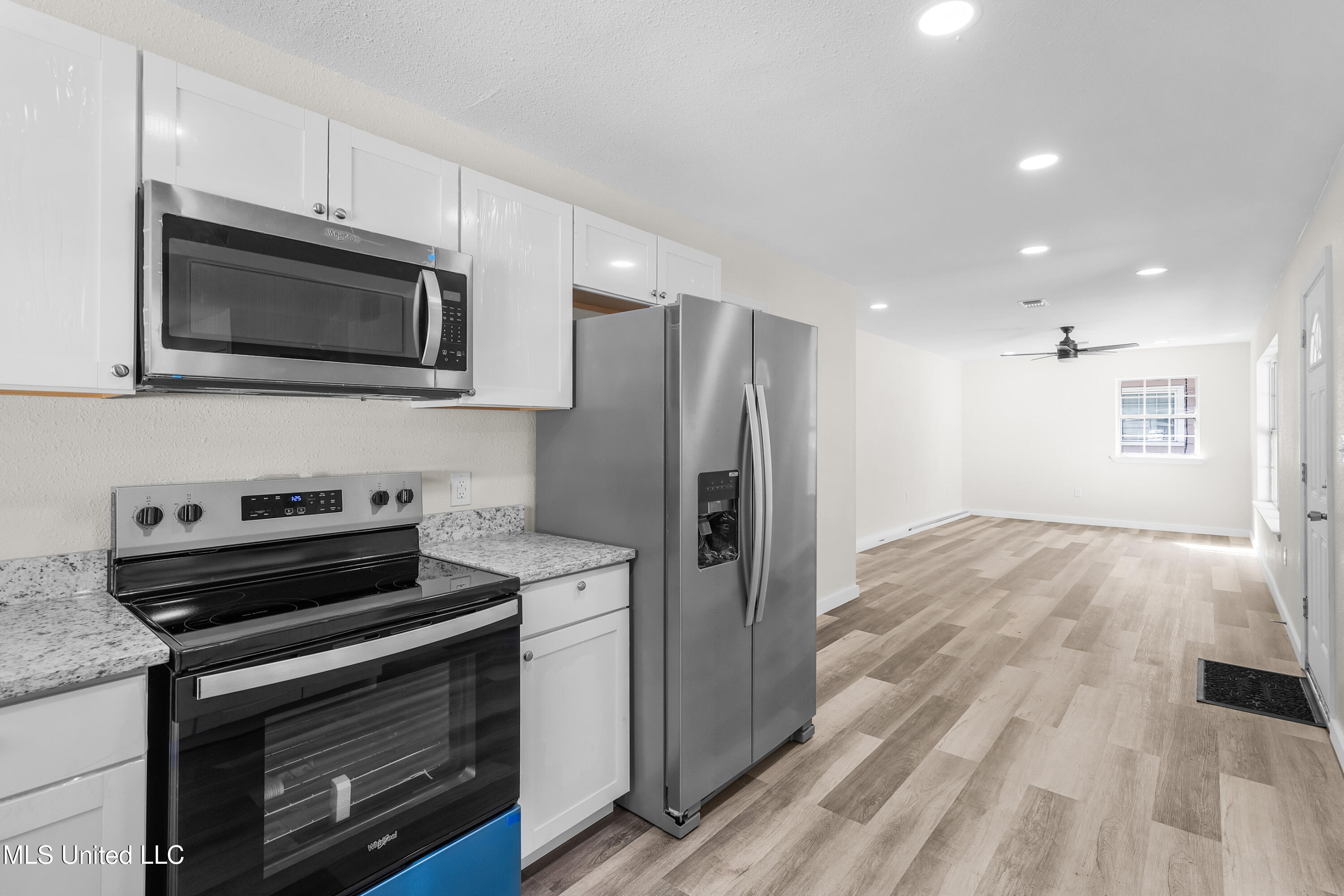 2602 Kenneth Avenue Property Photo 4