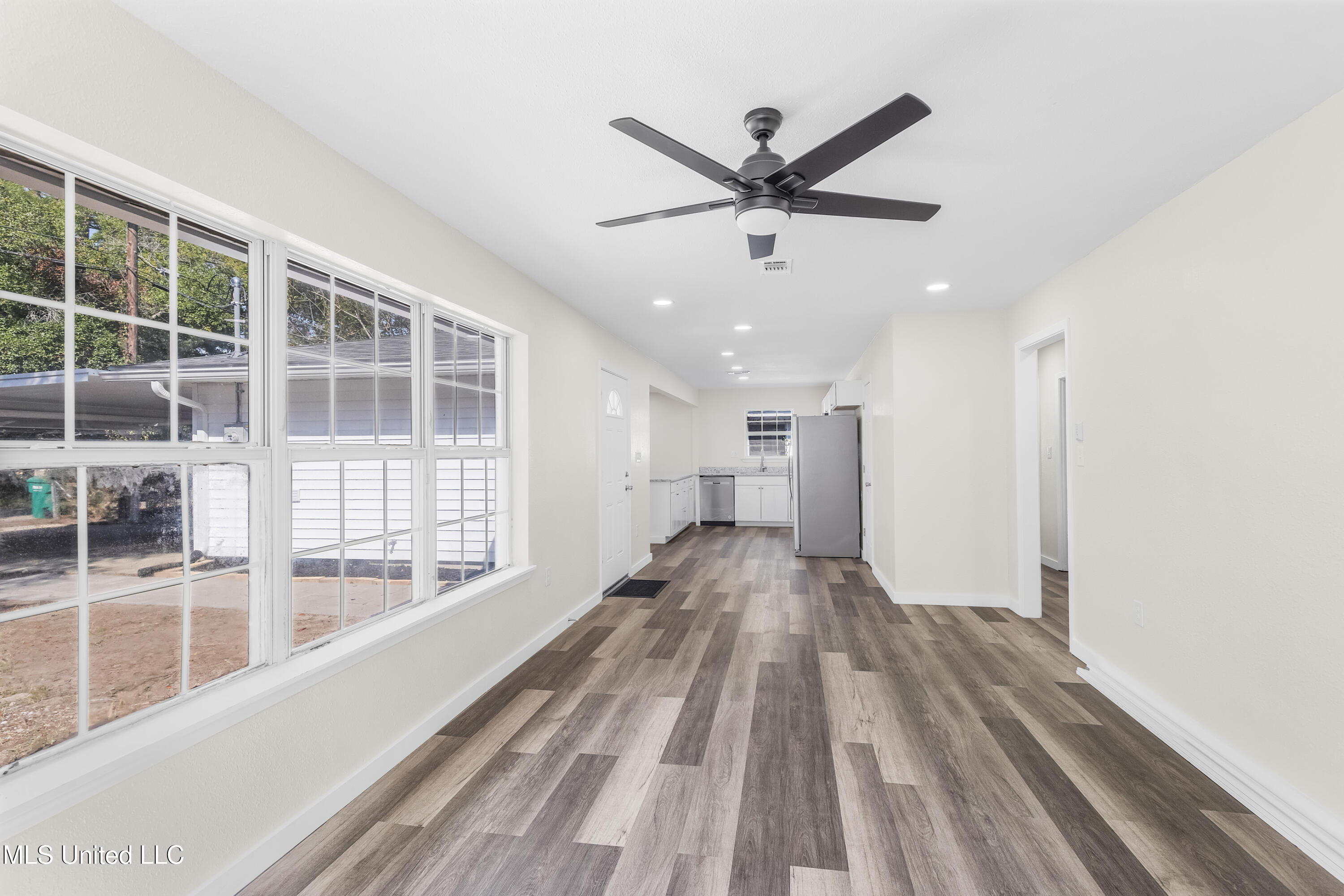 2602 Kenneth Avenue Property Photo 9