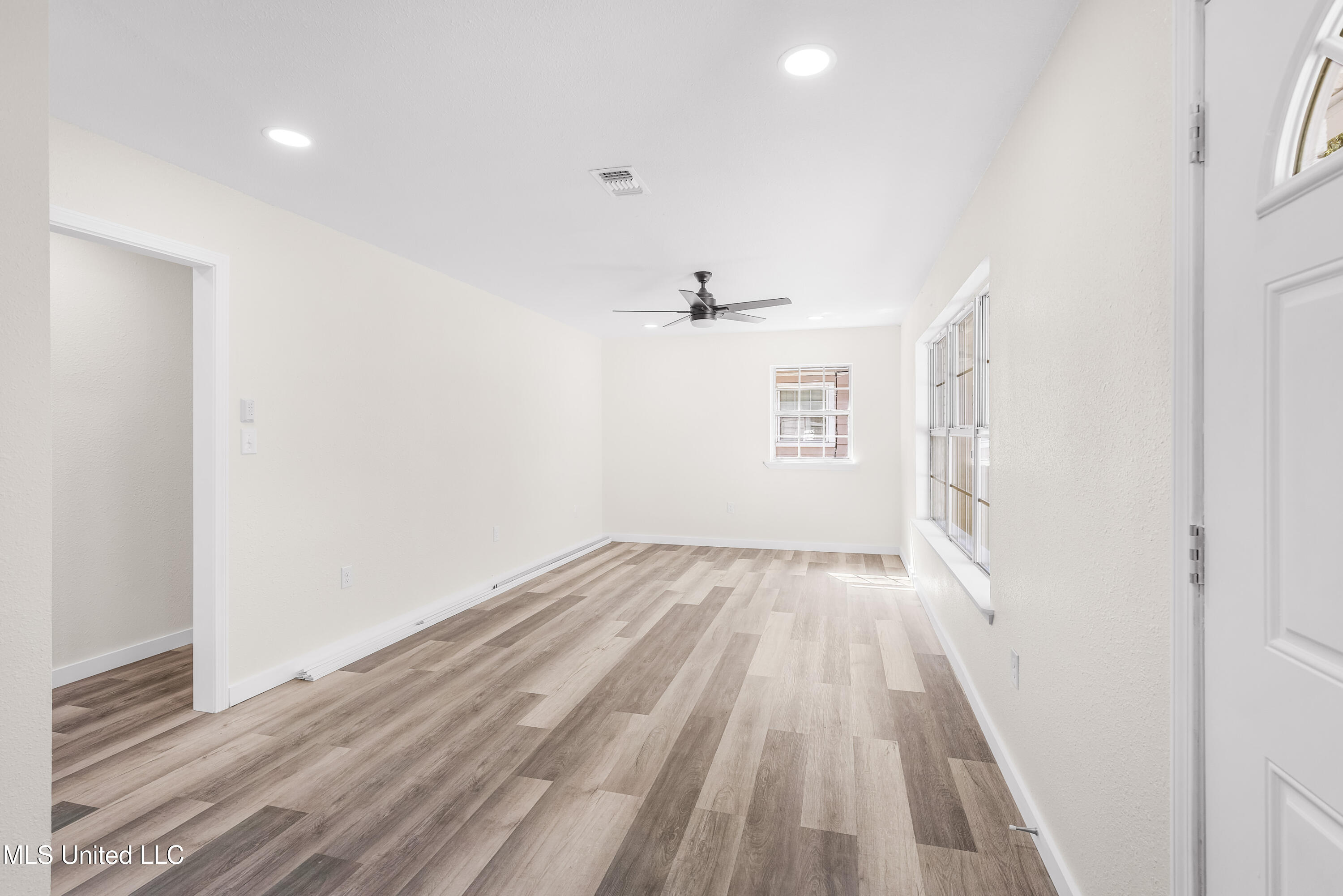 2602 Kenneth Avenue Property Photo 10