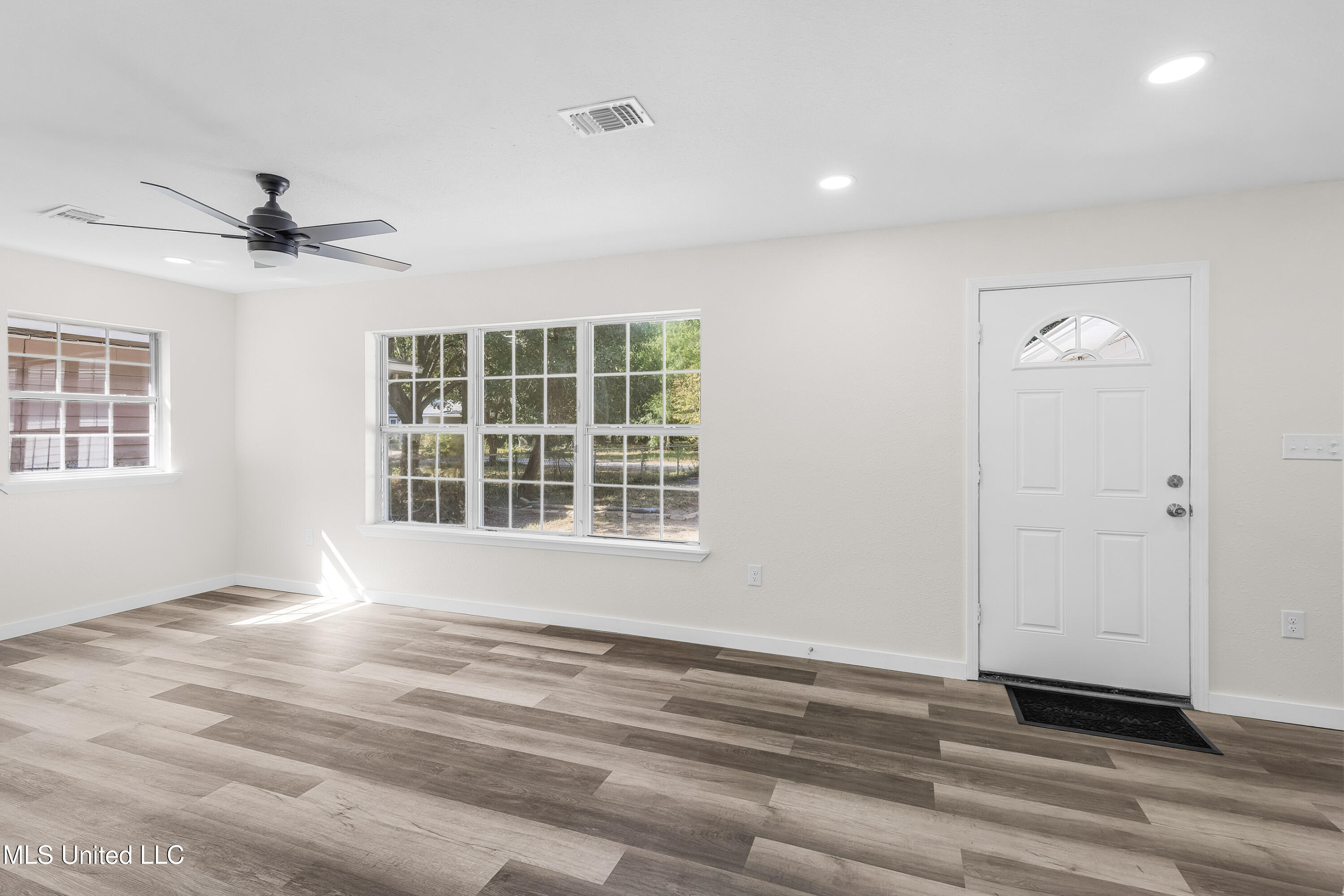 2602 Kenneth Avenue Property Photo 11