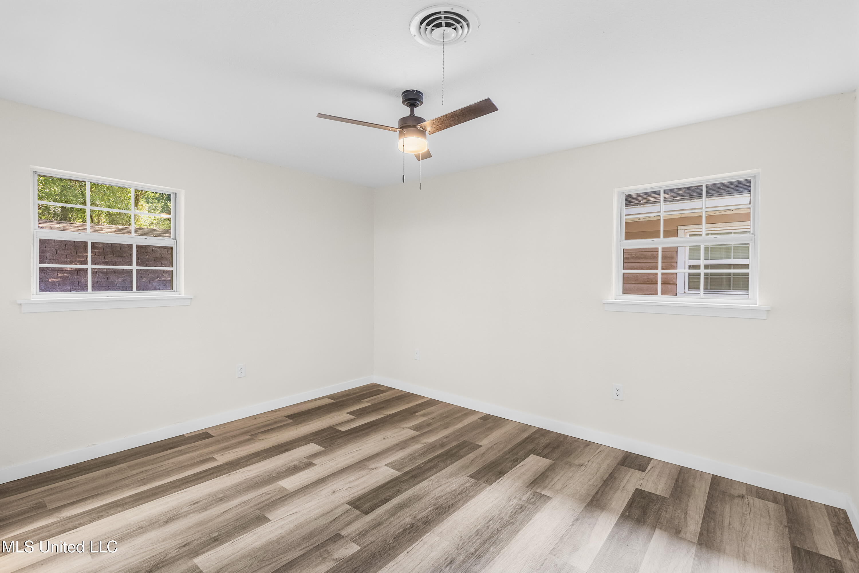 2602 Kenneth Avenue Property Photo 12