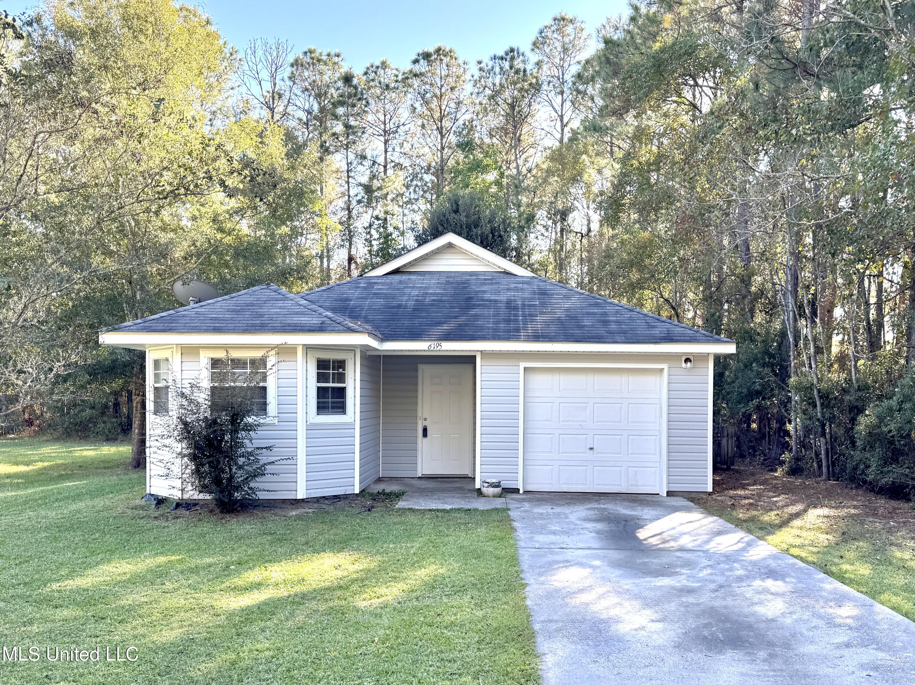 6195 E Jackson Street Property Photo 1