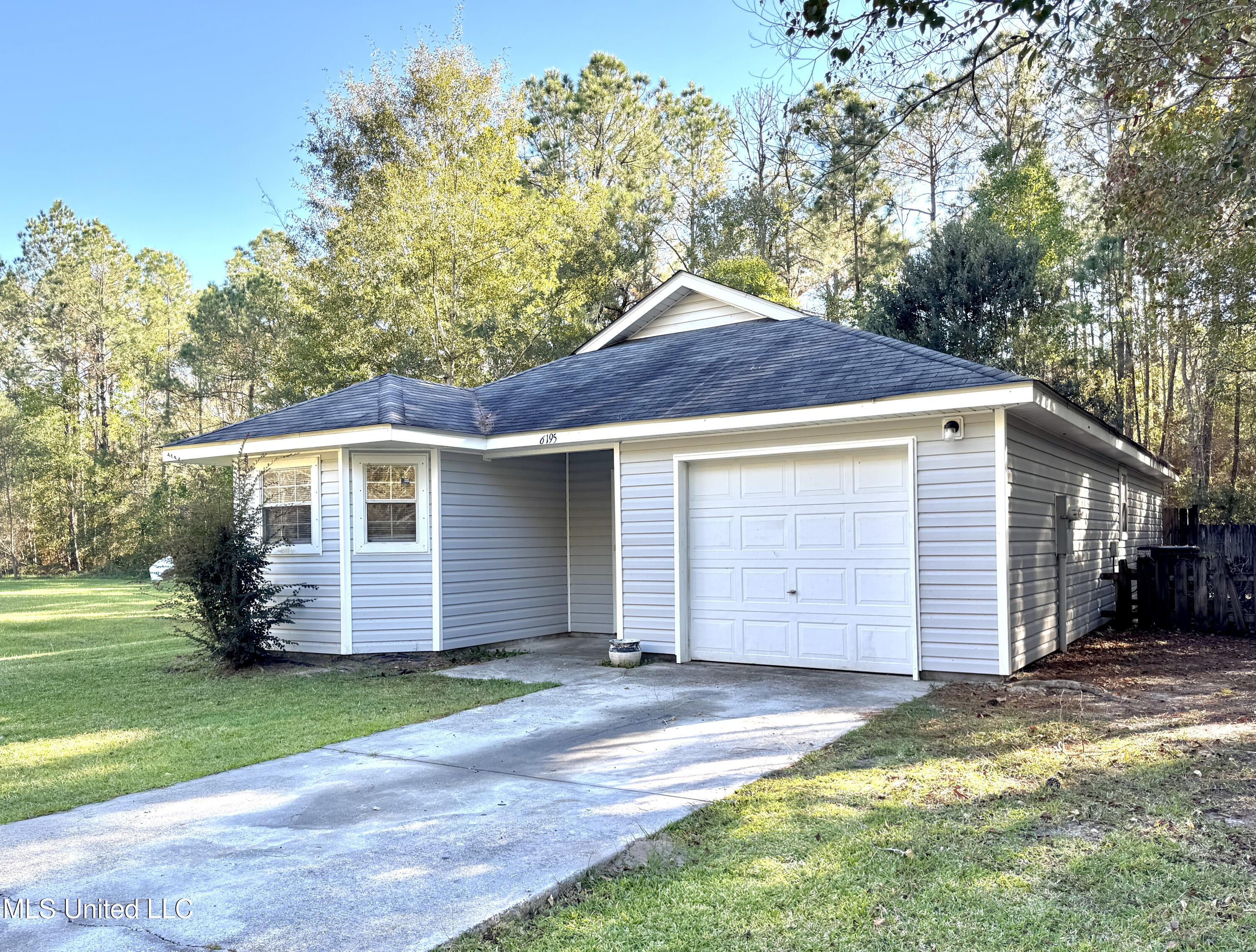 6195 E Jackson Street Property Photo 3