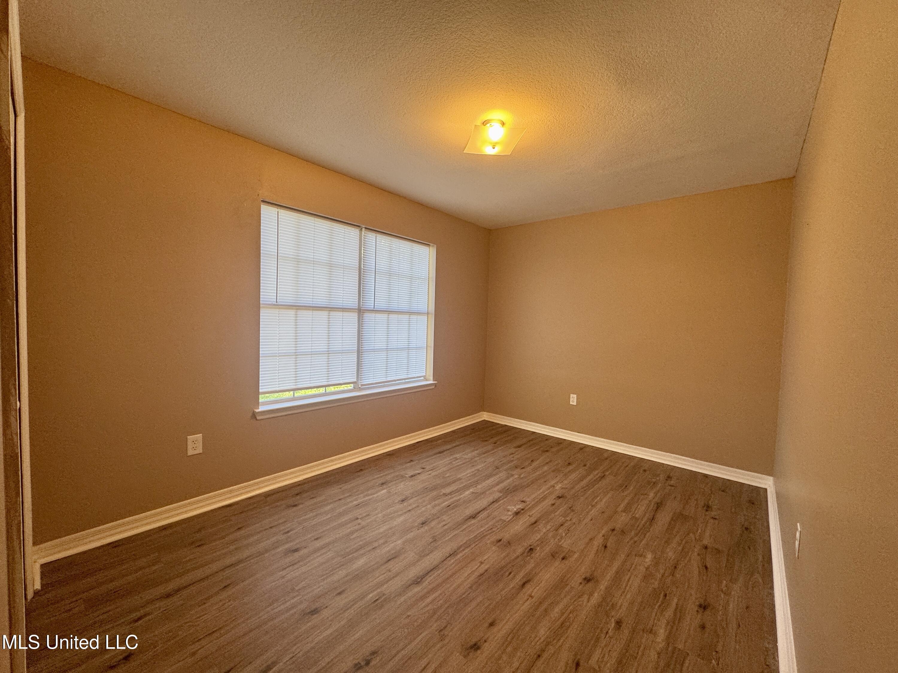 6195 E Jackson Street Property Photo 9