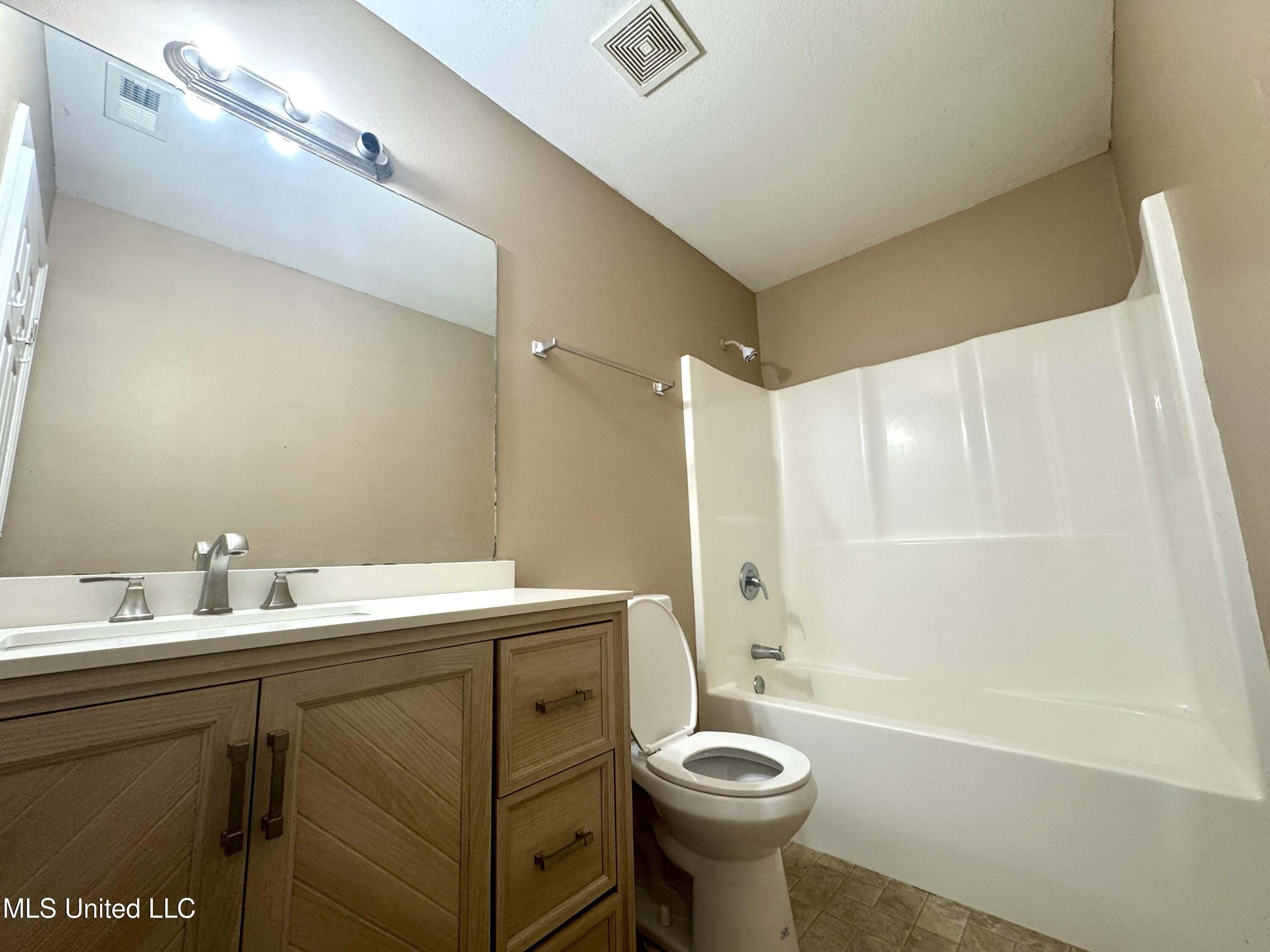 6195 E Jackson Street Property Photo 10