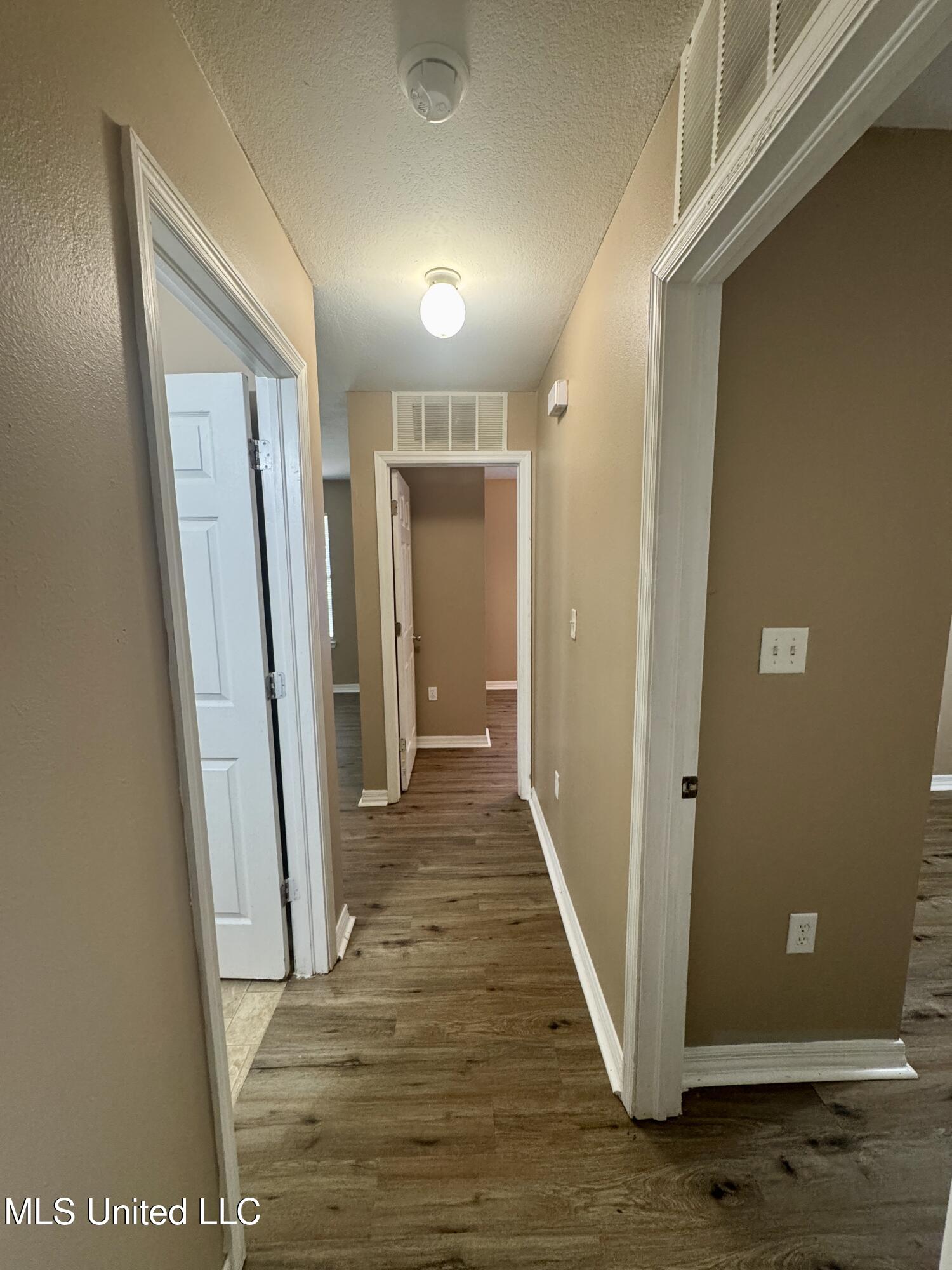 6195 E Jackson Street Property Photo 11