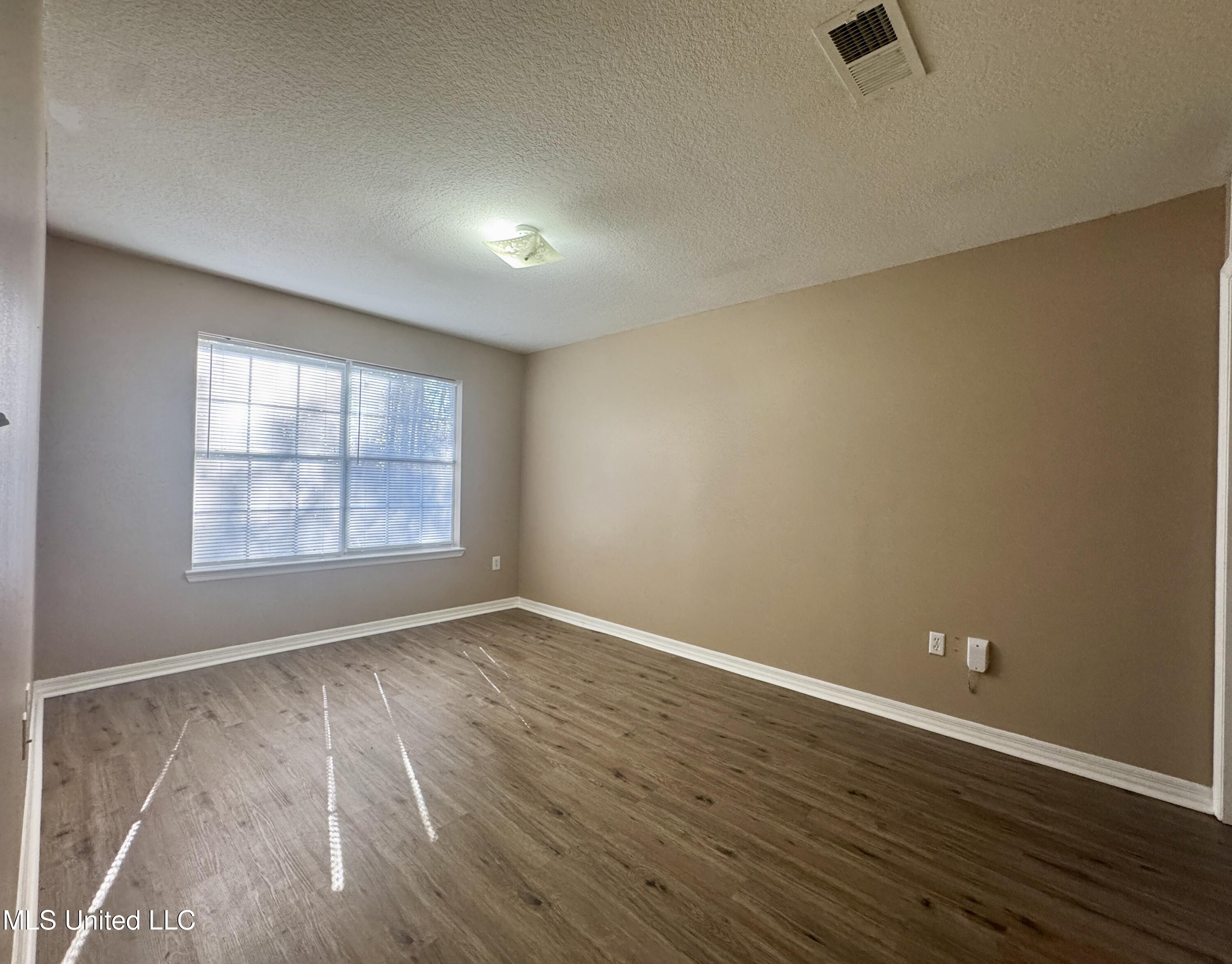 6195 E Jackson Street Property Photo 12