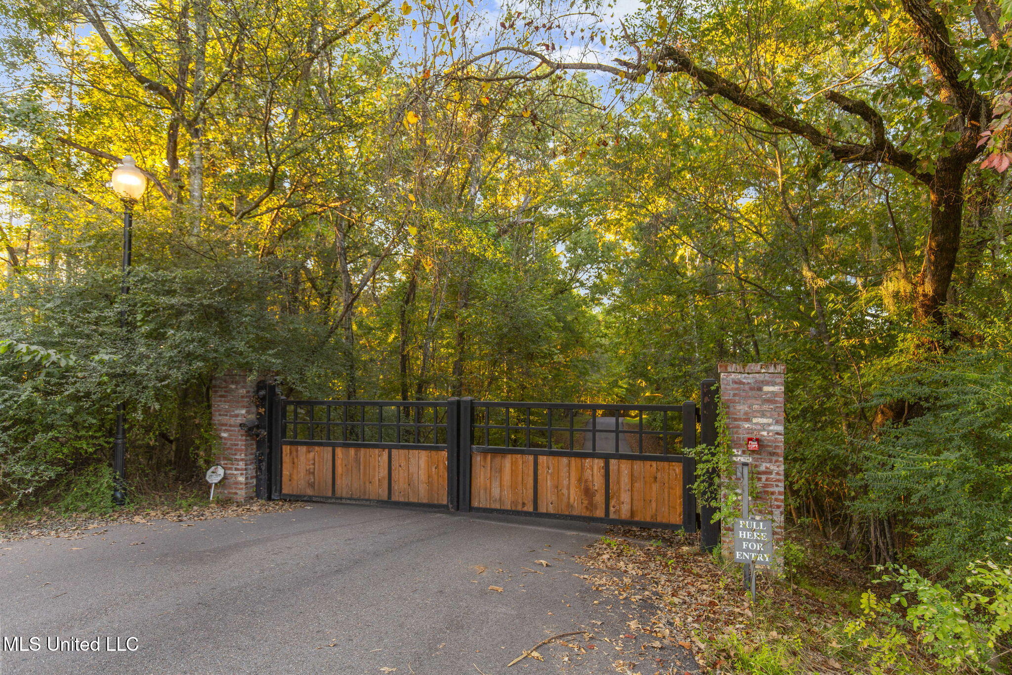 19 Devonshire Way Property Photo 2