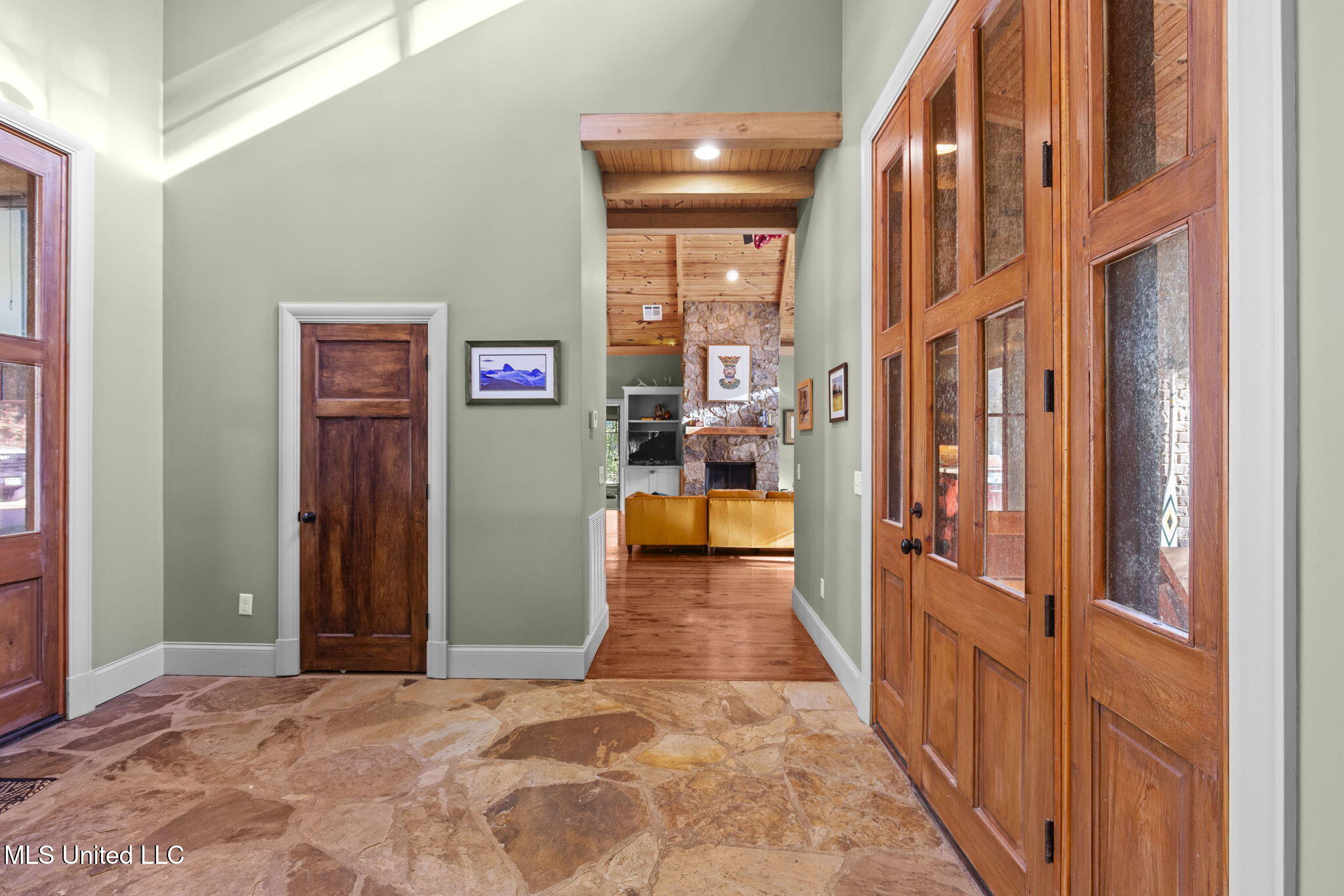 19 Devonshire Way Property Photo 19